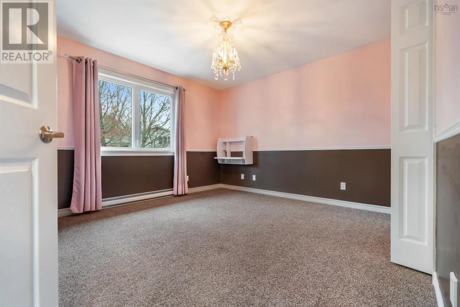 17 Pineview Crescent
