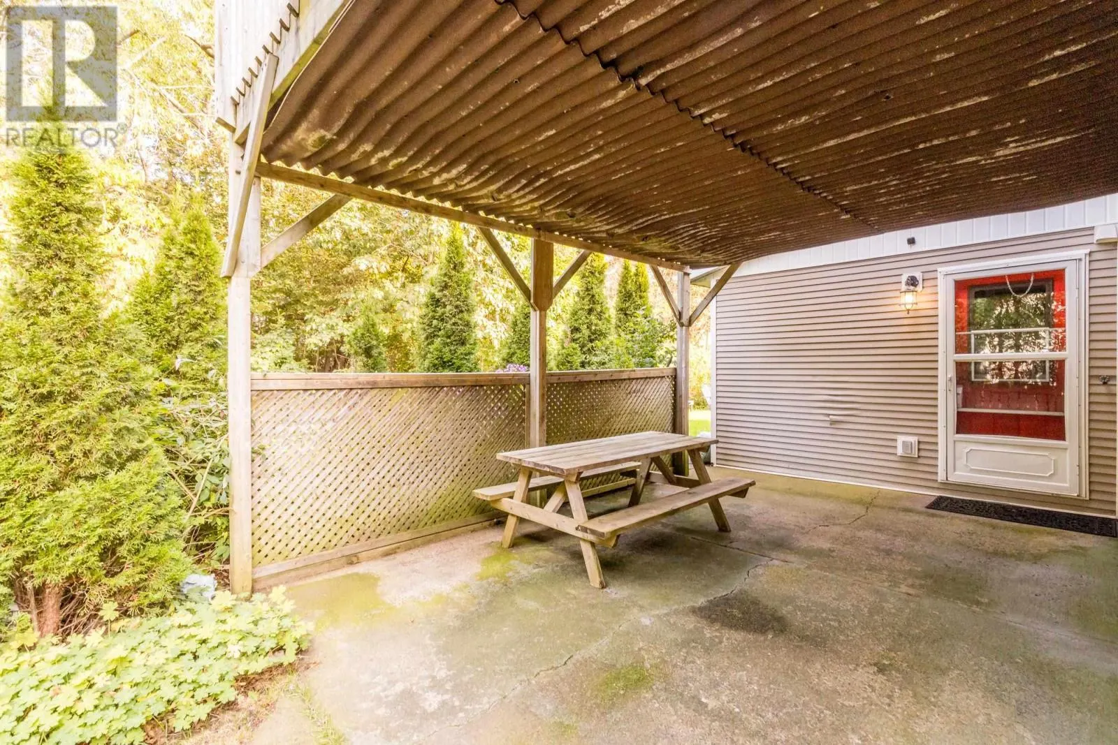 11 Robie Tufts Drive