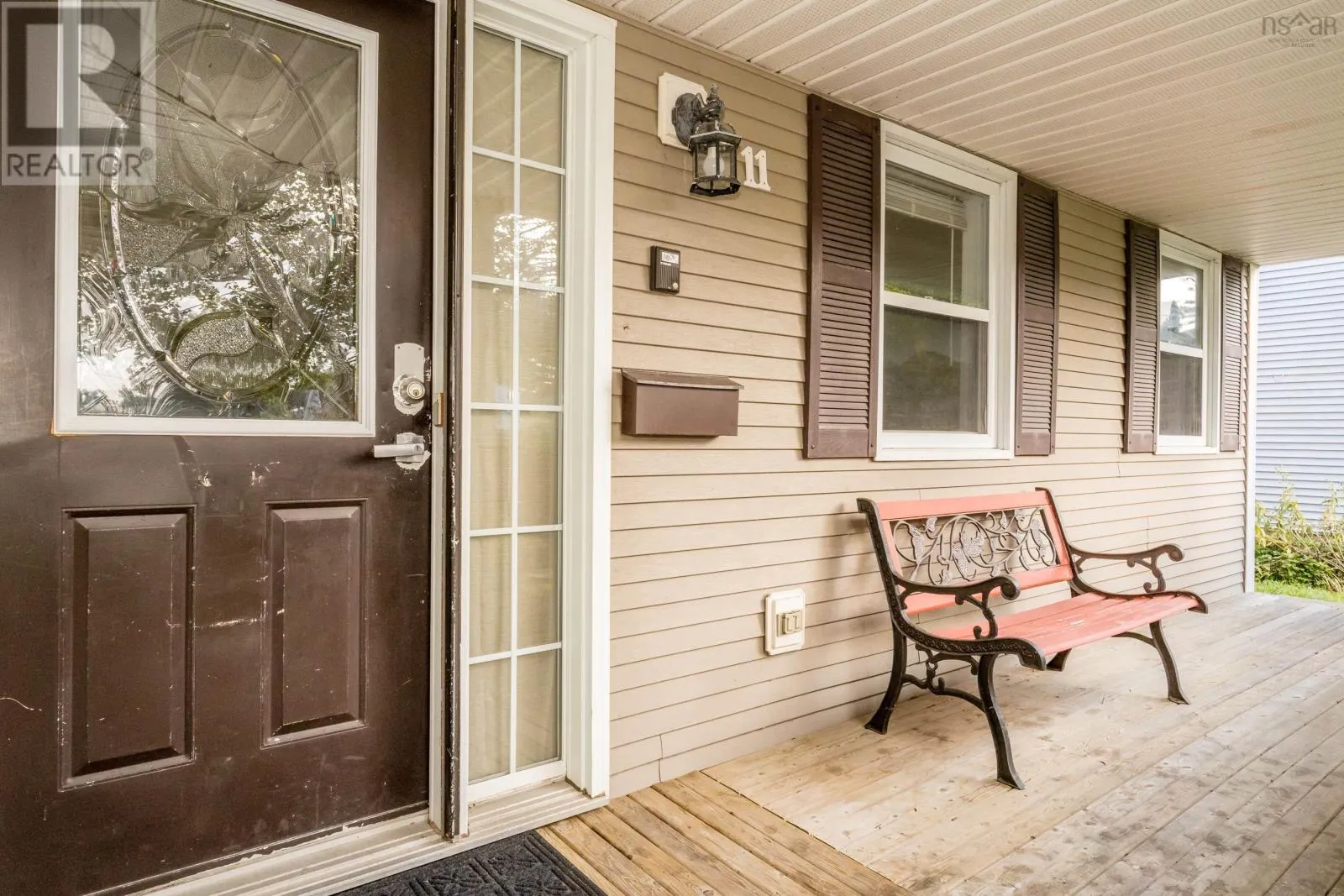 11 Robie Tufts Drive