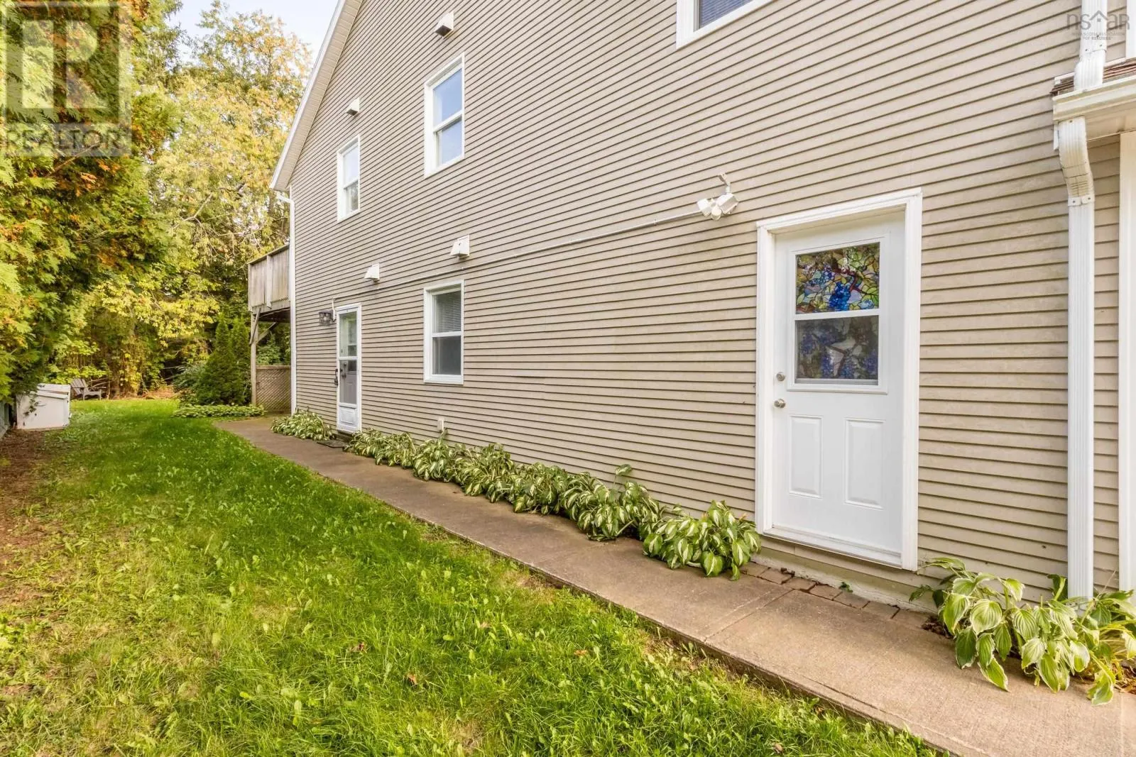 11 Robie Tufts Drive