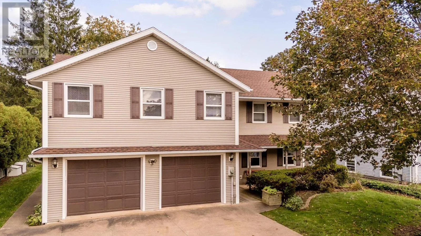 11 Robie Tufts Drive