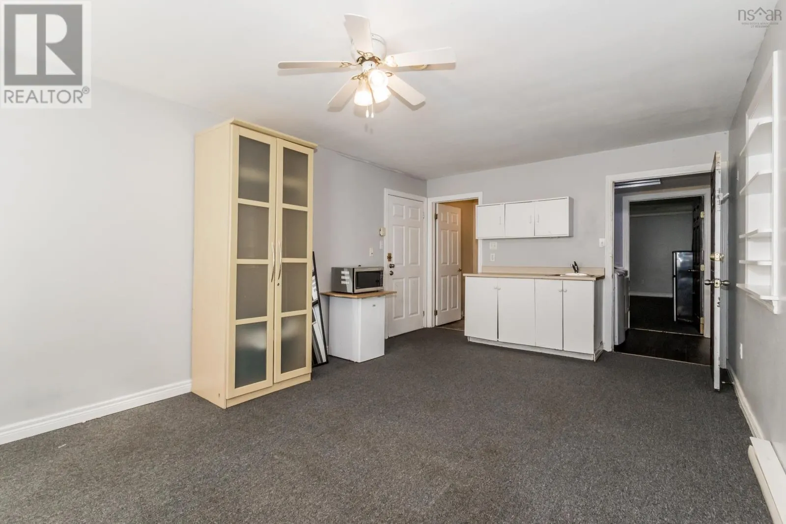 11 Robie Tufts Drive