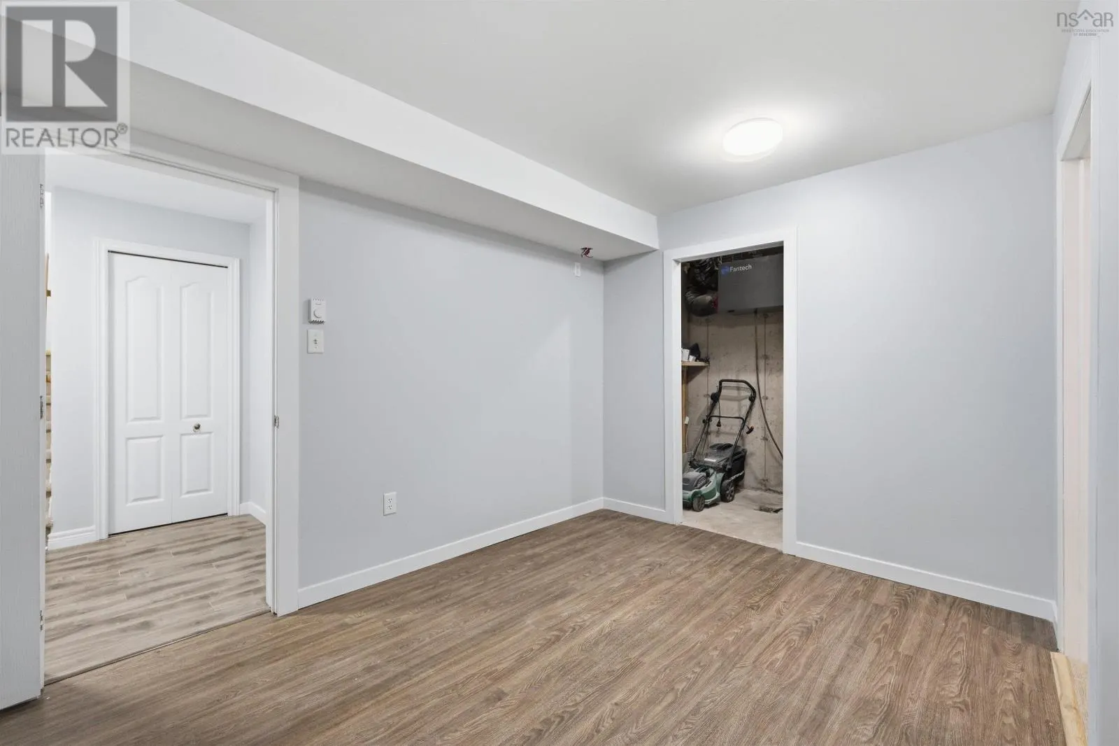 113 Feruz Crescent