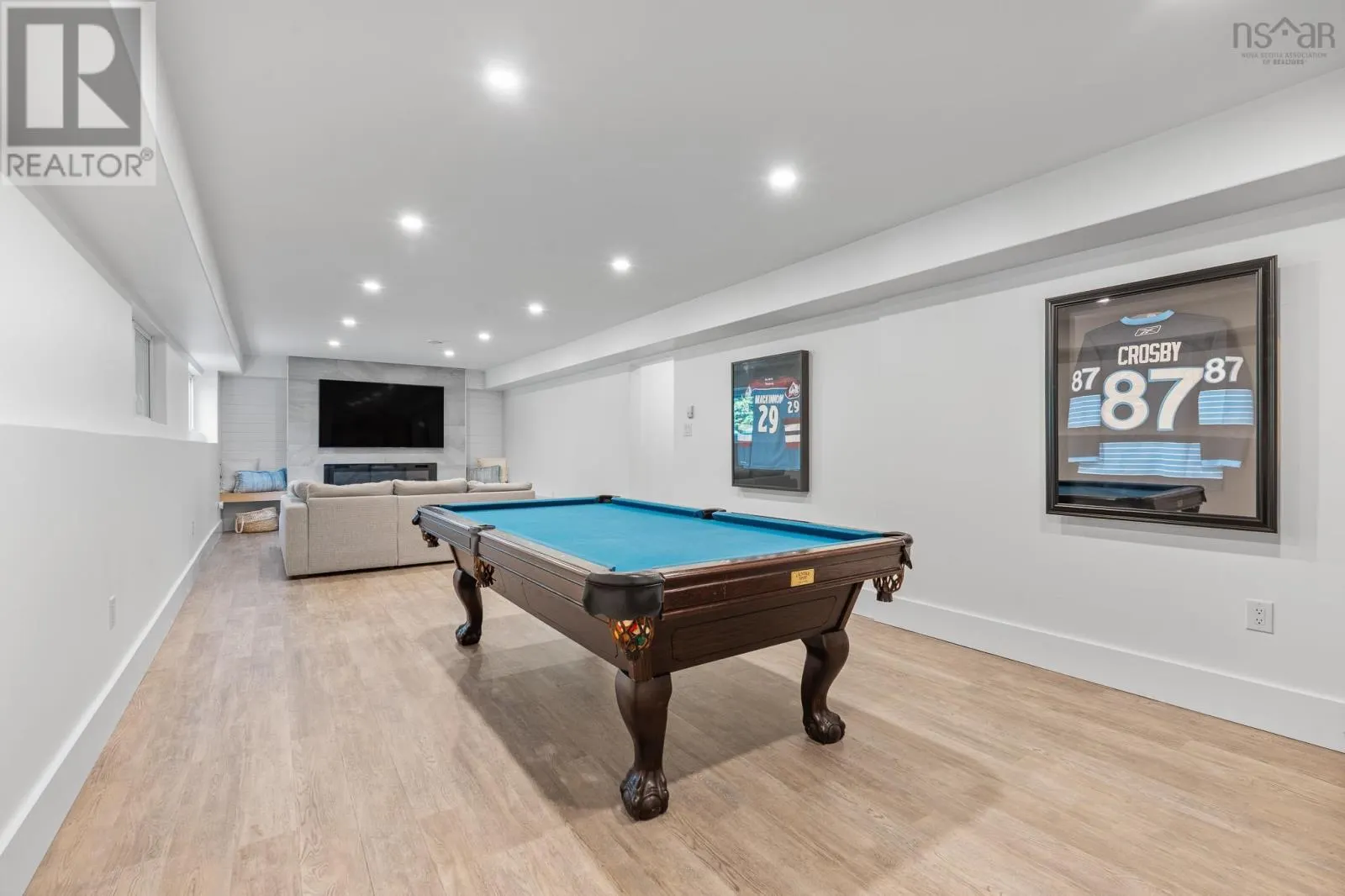 275 Canterbury Lane