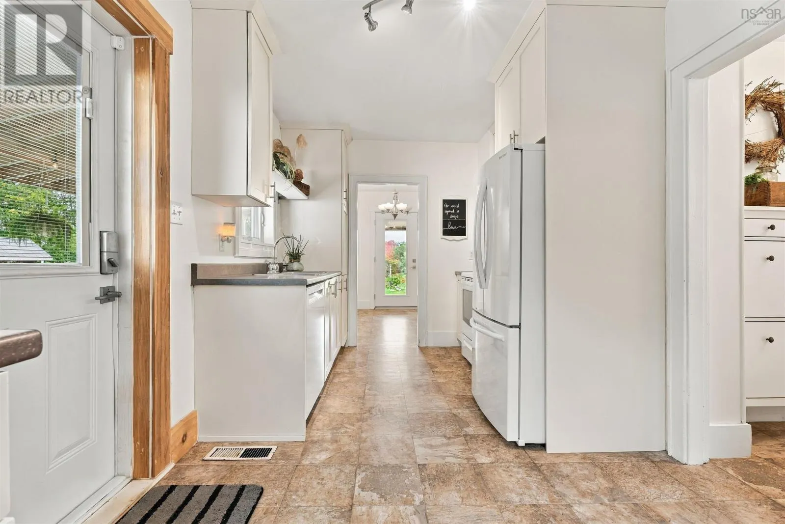 35 Riverside Lane