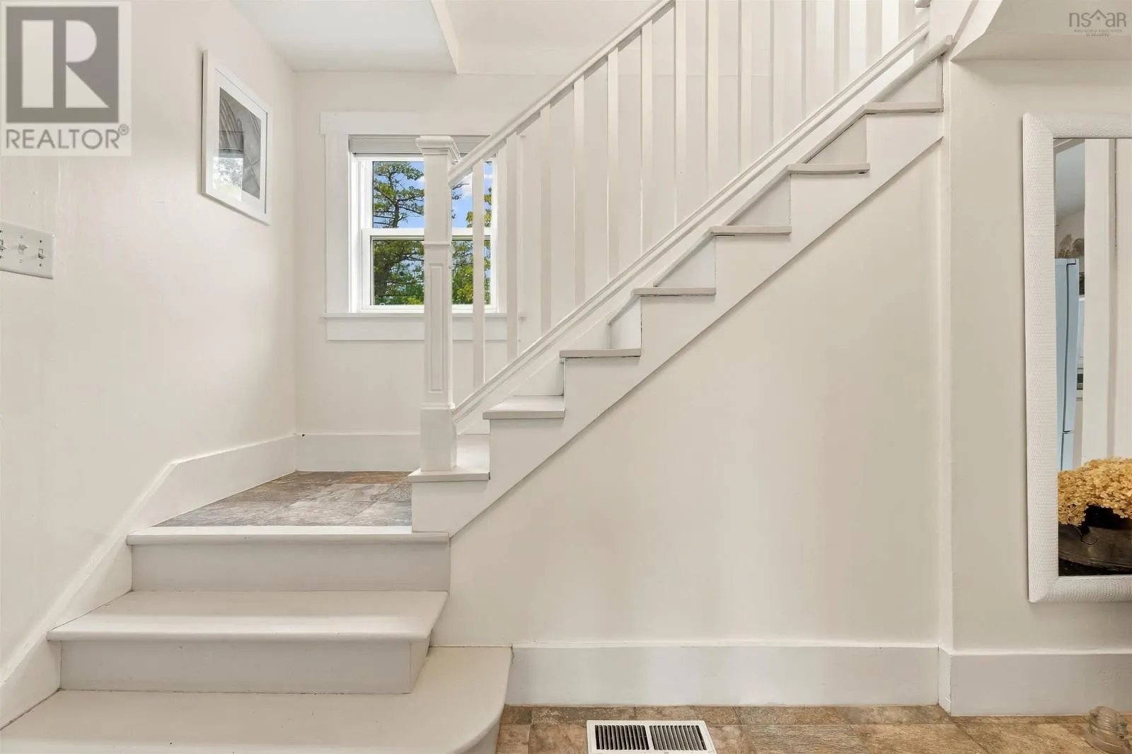 35 Riverside Lane