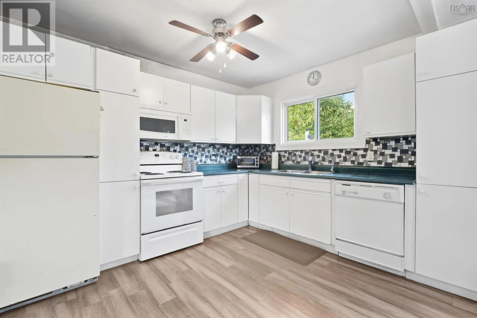 2093 Larry Uteck Boulevard