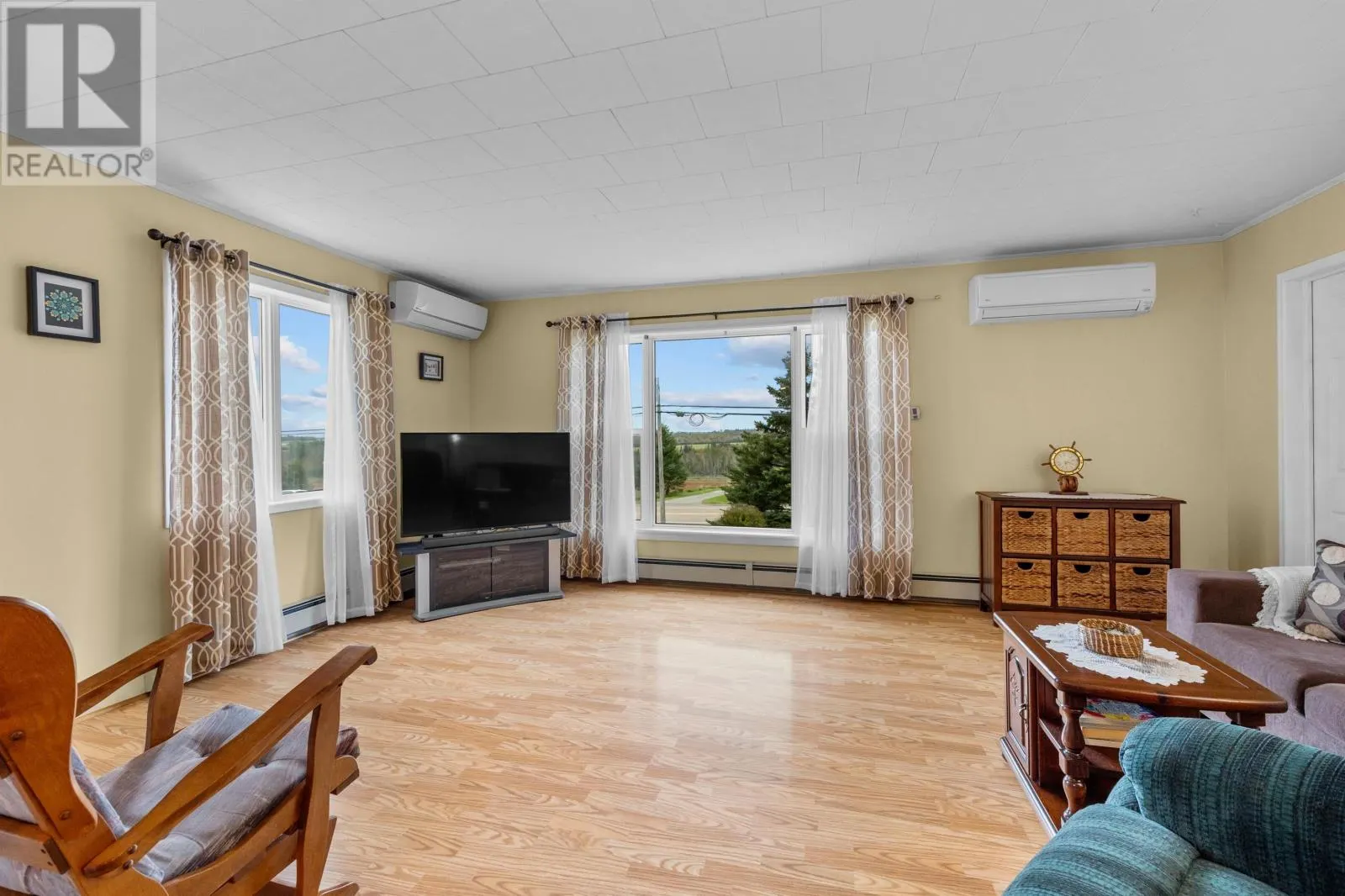 562 EAST POINT Road
