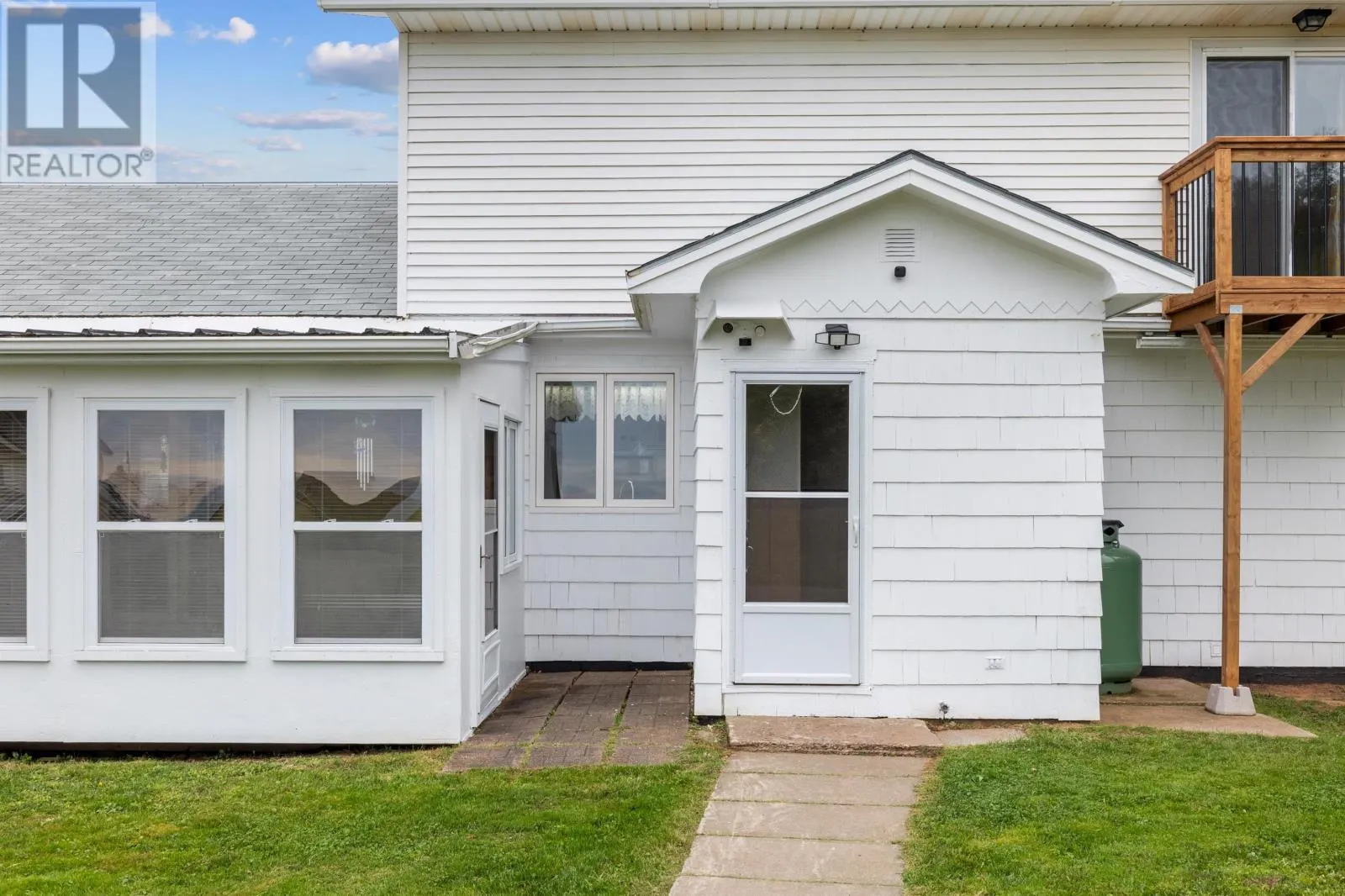 562 EAST POINT Road