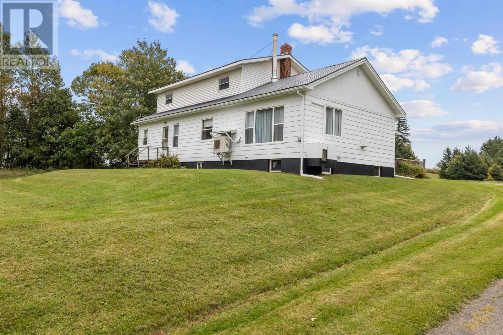 562 EAST POINT Road