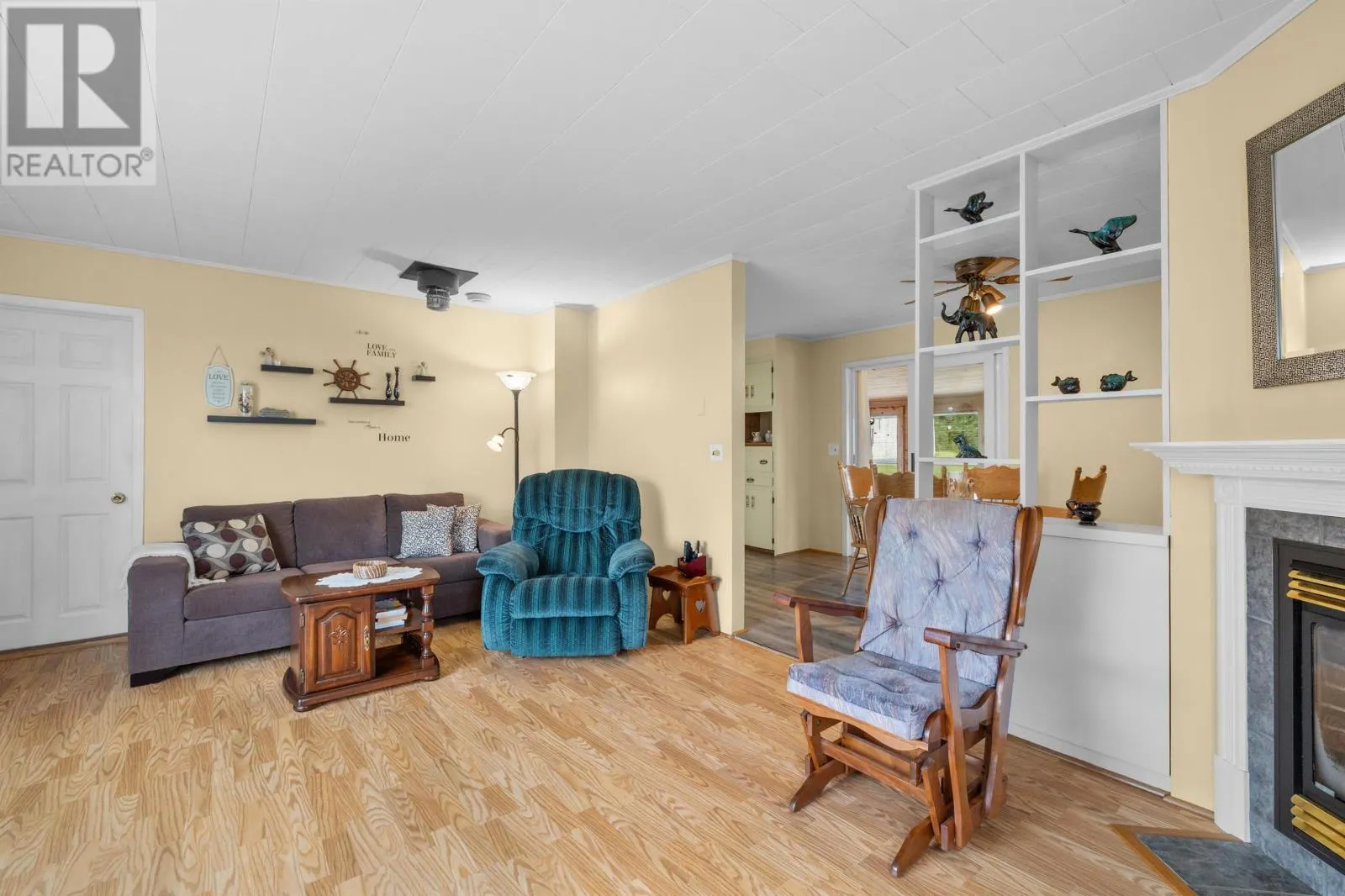 562 EAST POINT Road