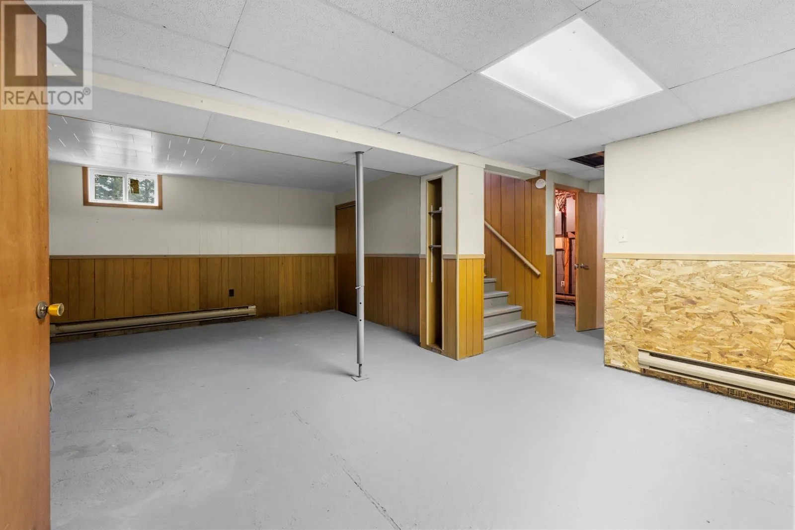 562 EAST POINT Road