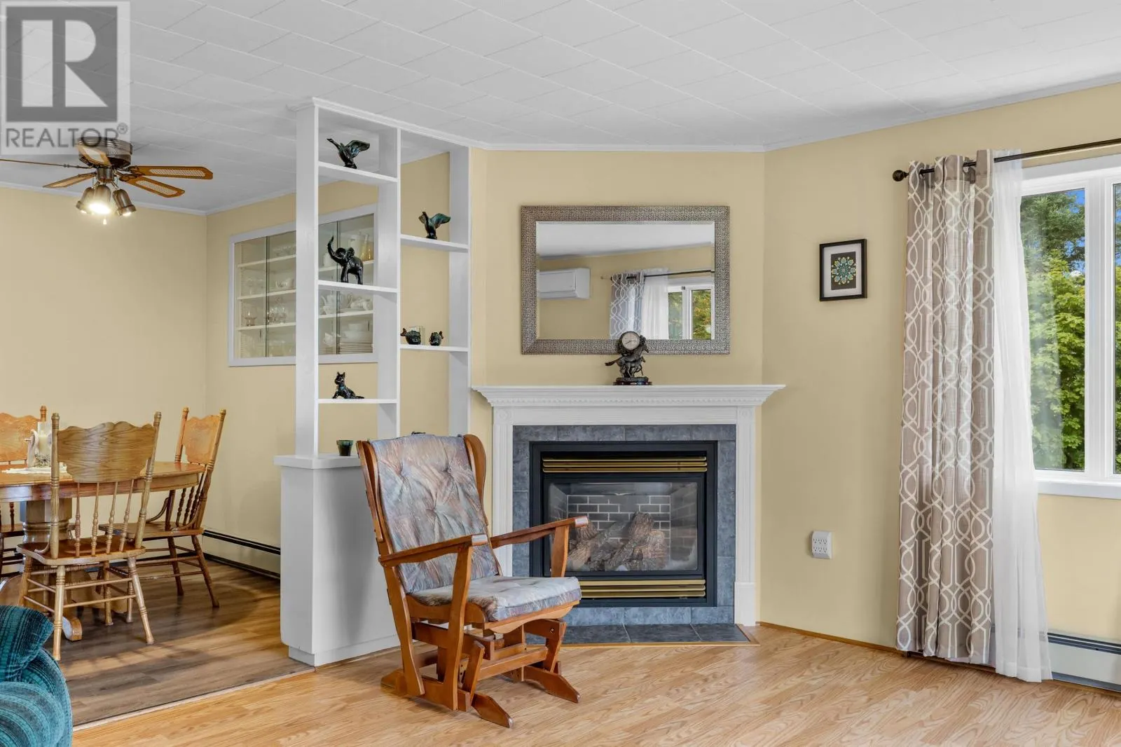 562 EAST POINT Road