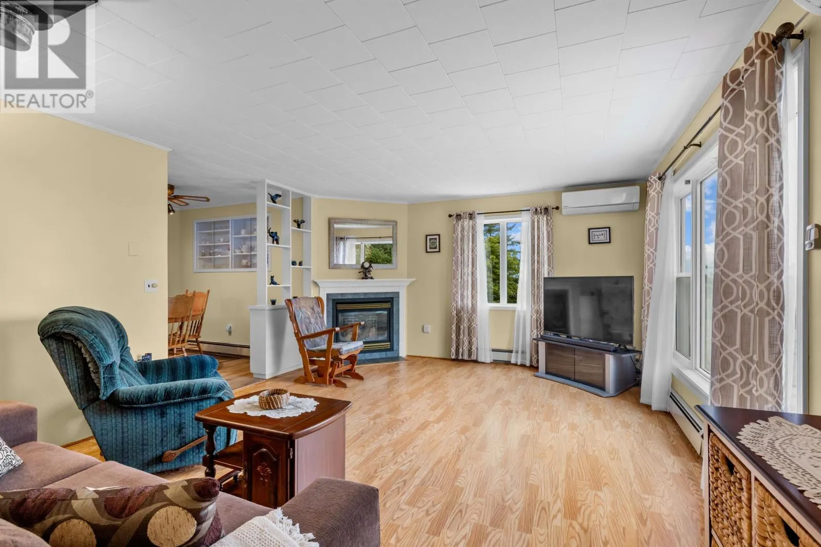 562 EAST POINT Road