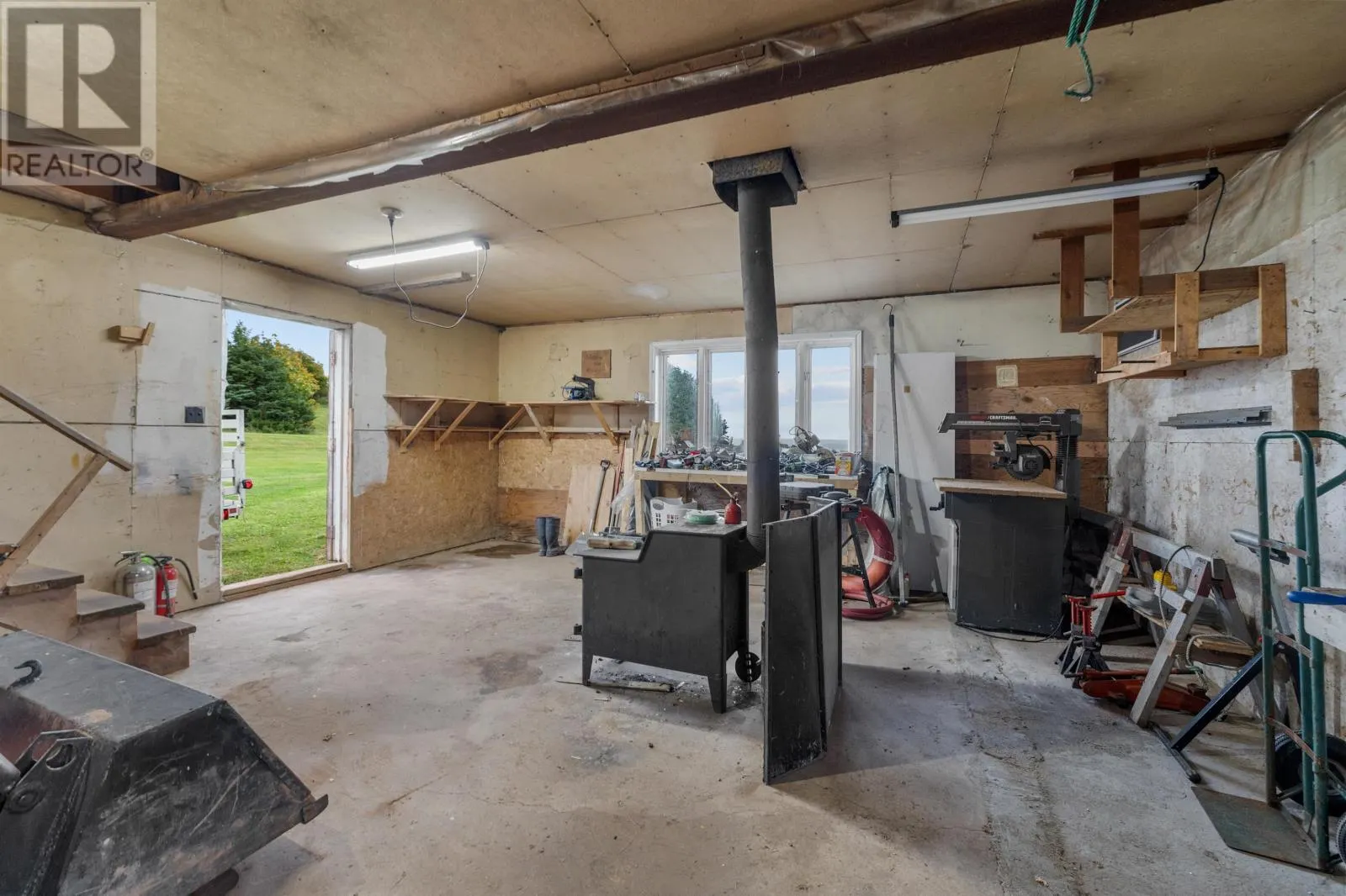 562 EAST POINT Road