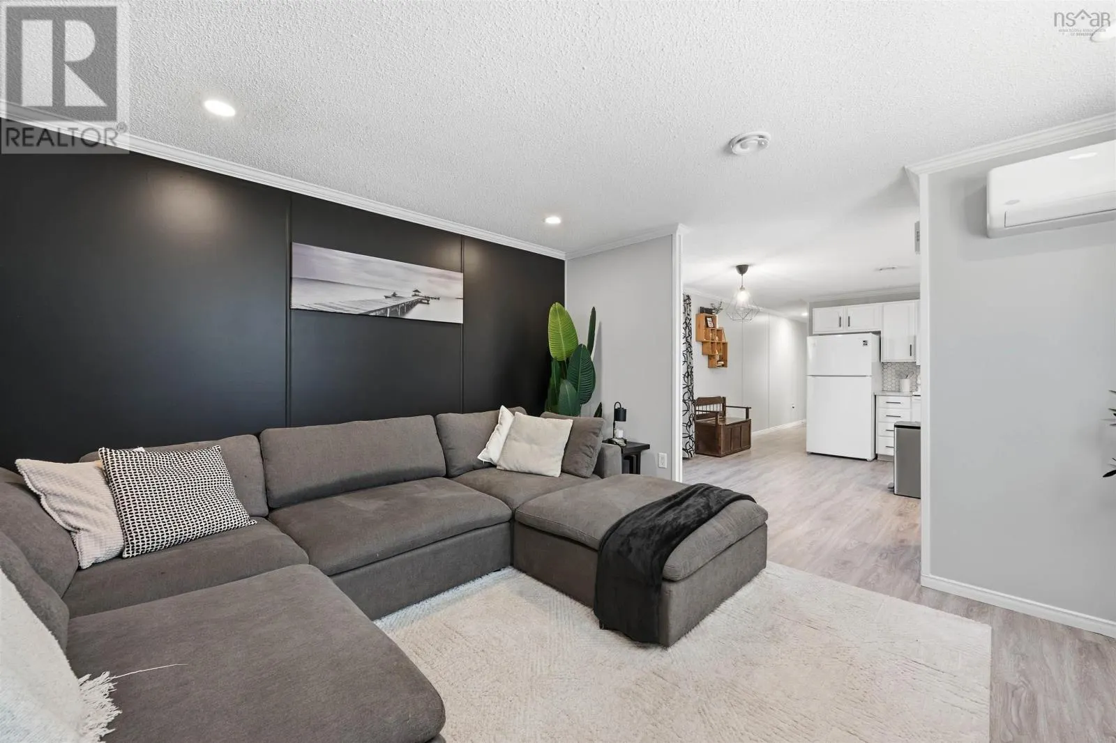 2 Alan Street