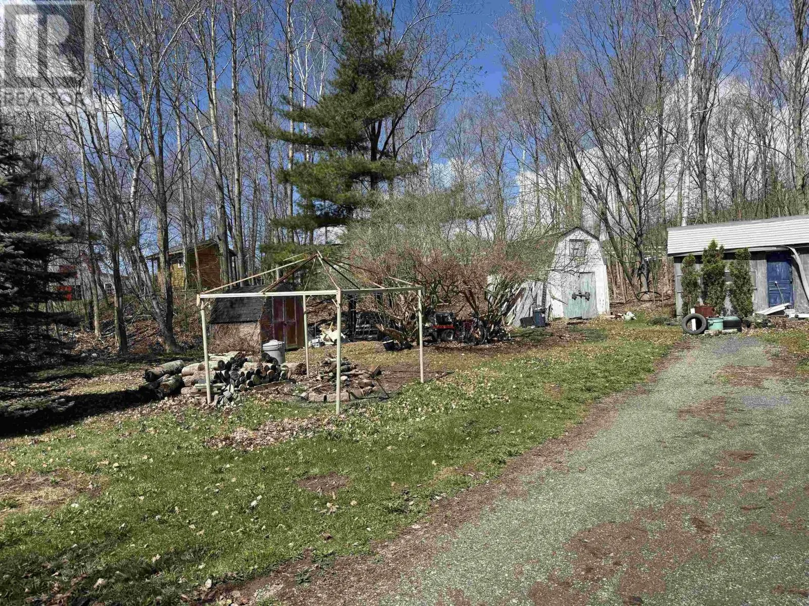39 Munroe Ave Extension