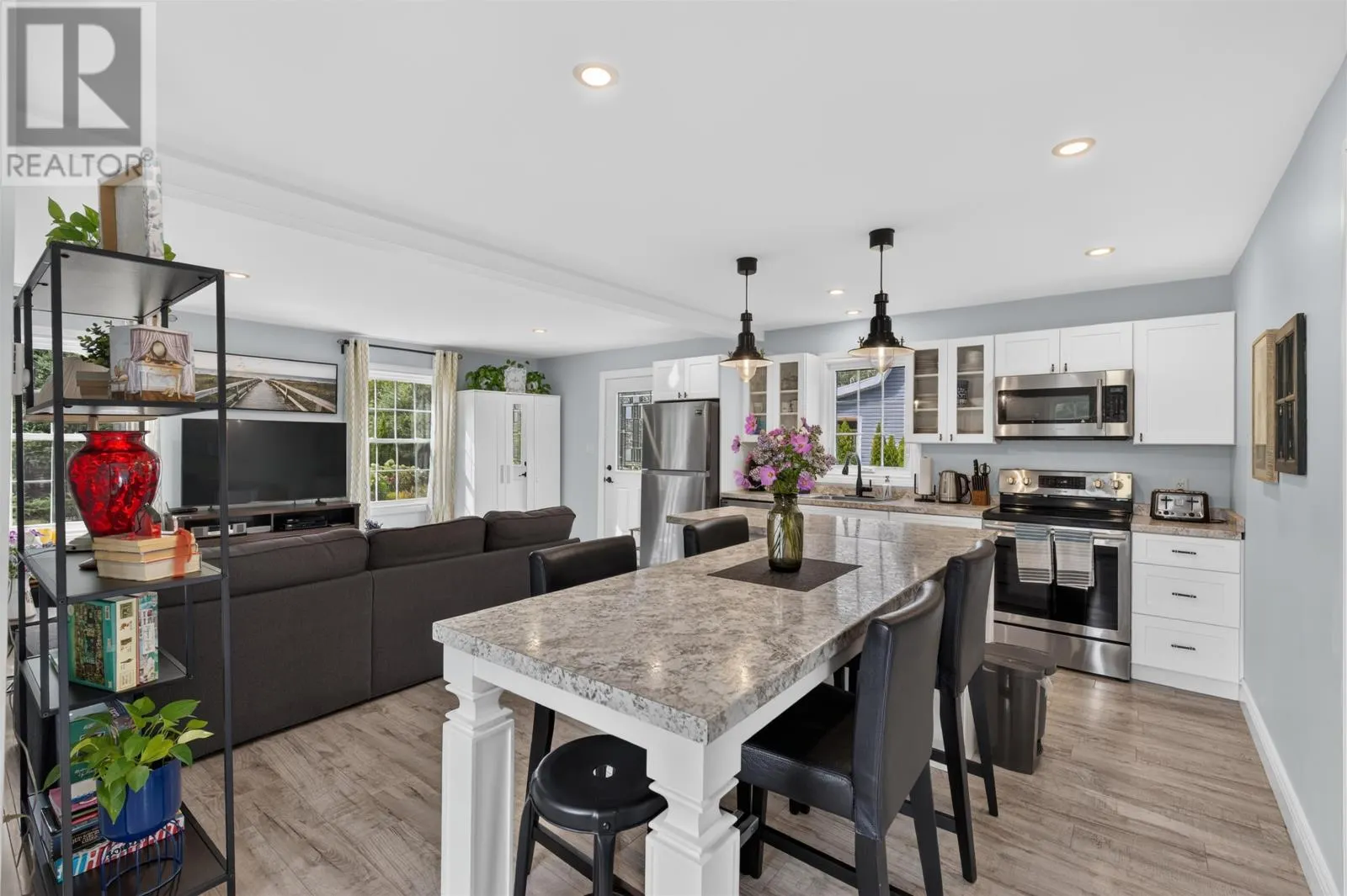 105 Forest Hills Lane