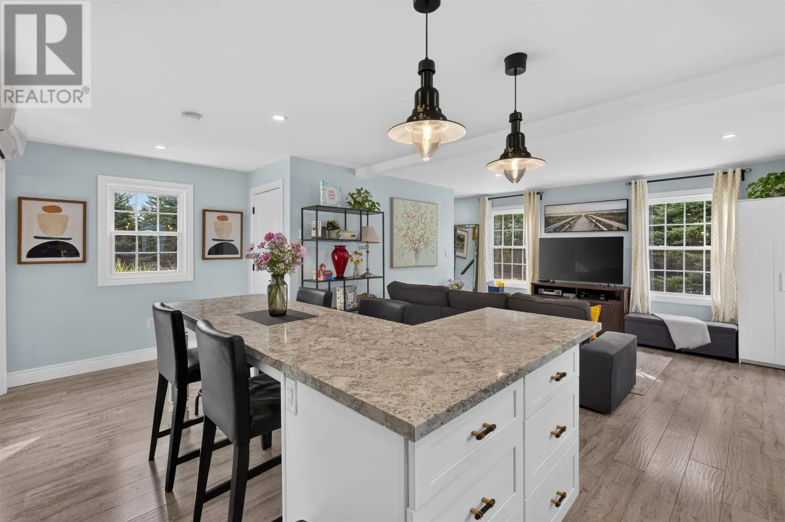 105 Forest Hills Lane
