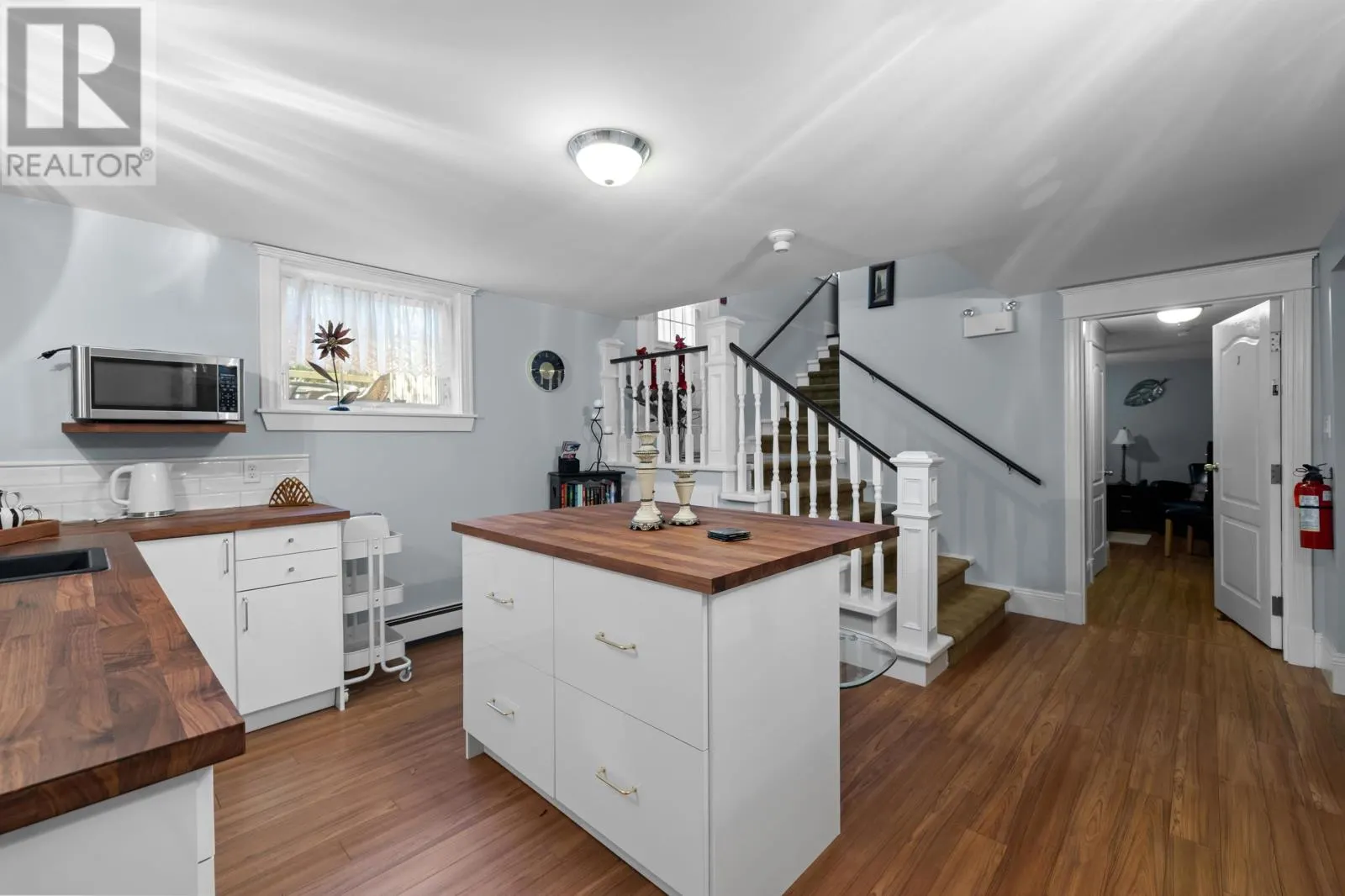 248 MacEwen Road