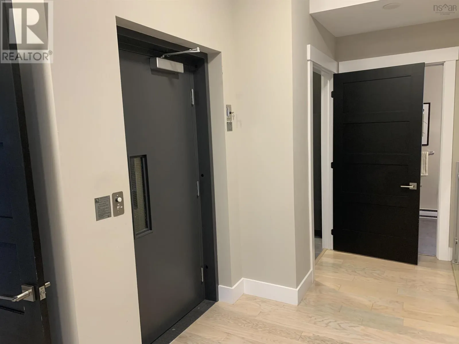 7 Bayview Road