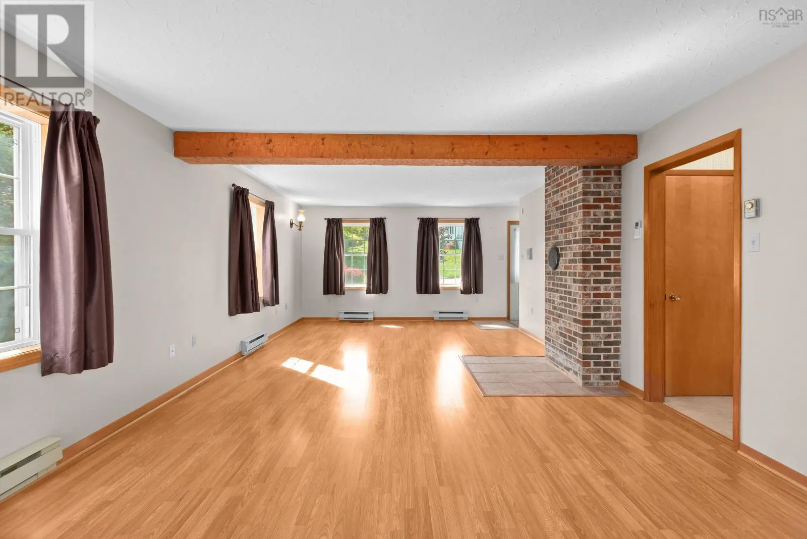 96 THORNHILL Drive