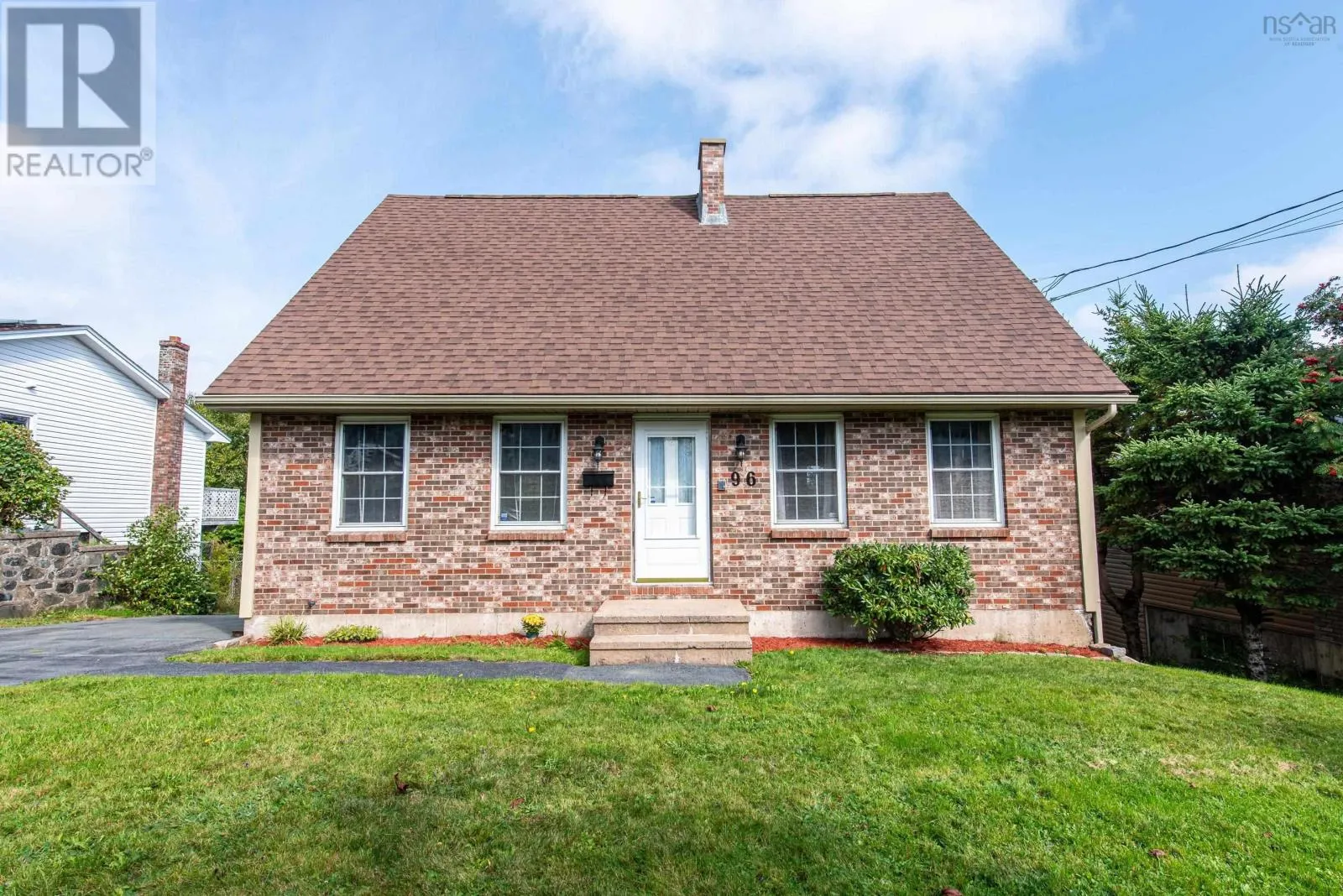 96 THORNHILL Drive