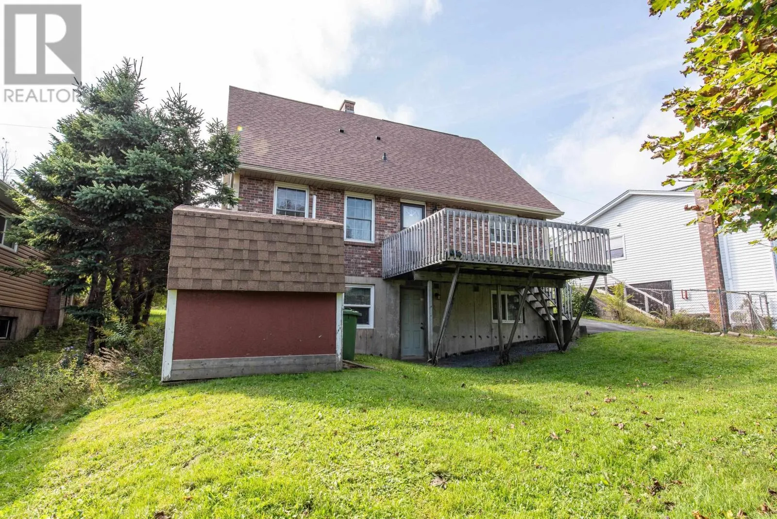96 THORNHILL Drive