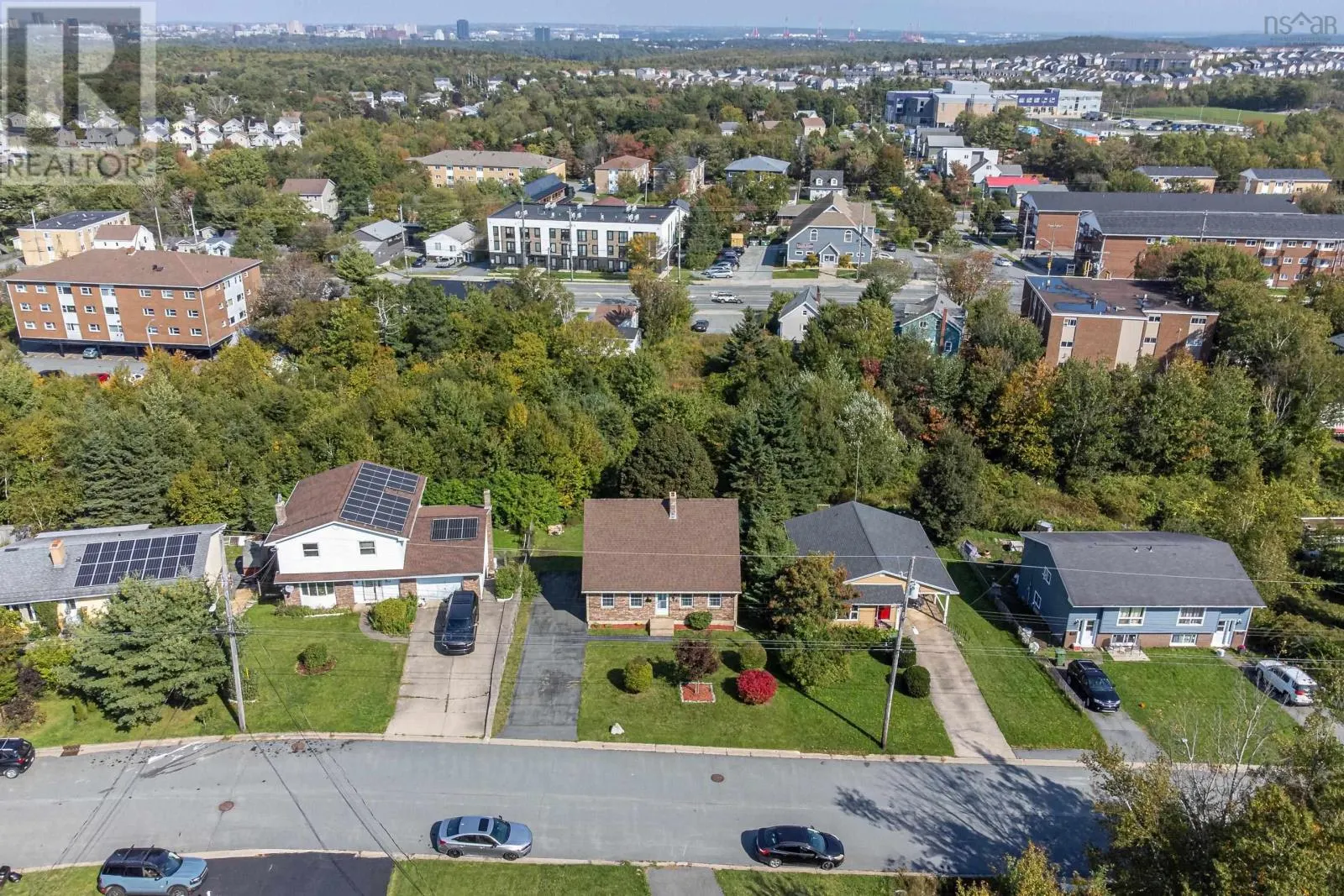 96 THORNHILL Drive