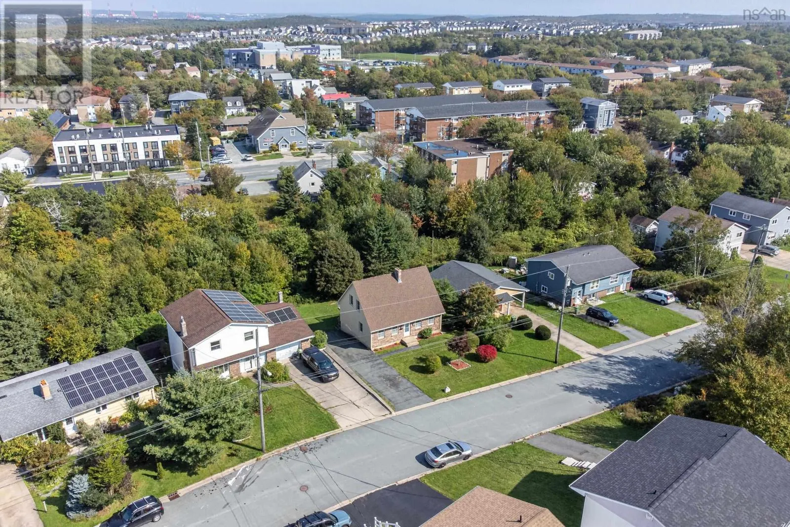 96 THORNHILL Drive