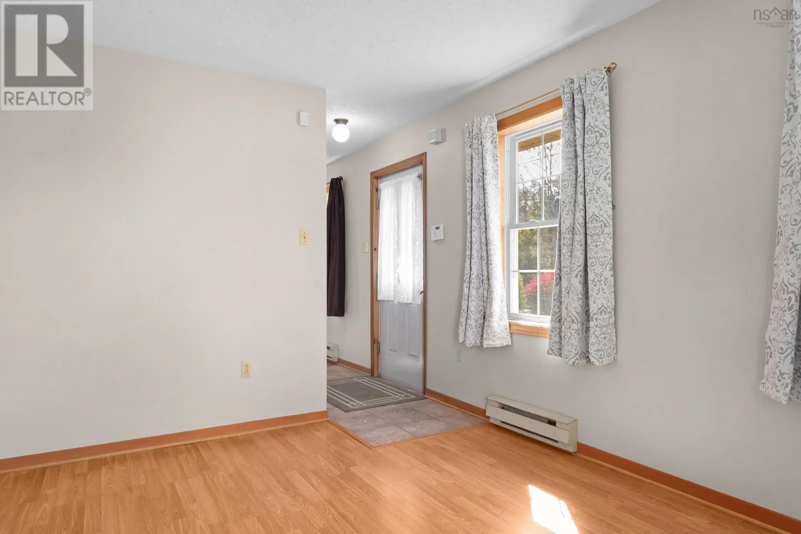 96 THORNHILL Drive