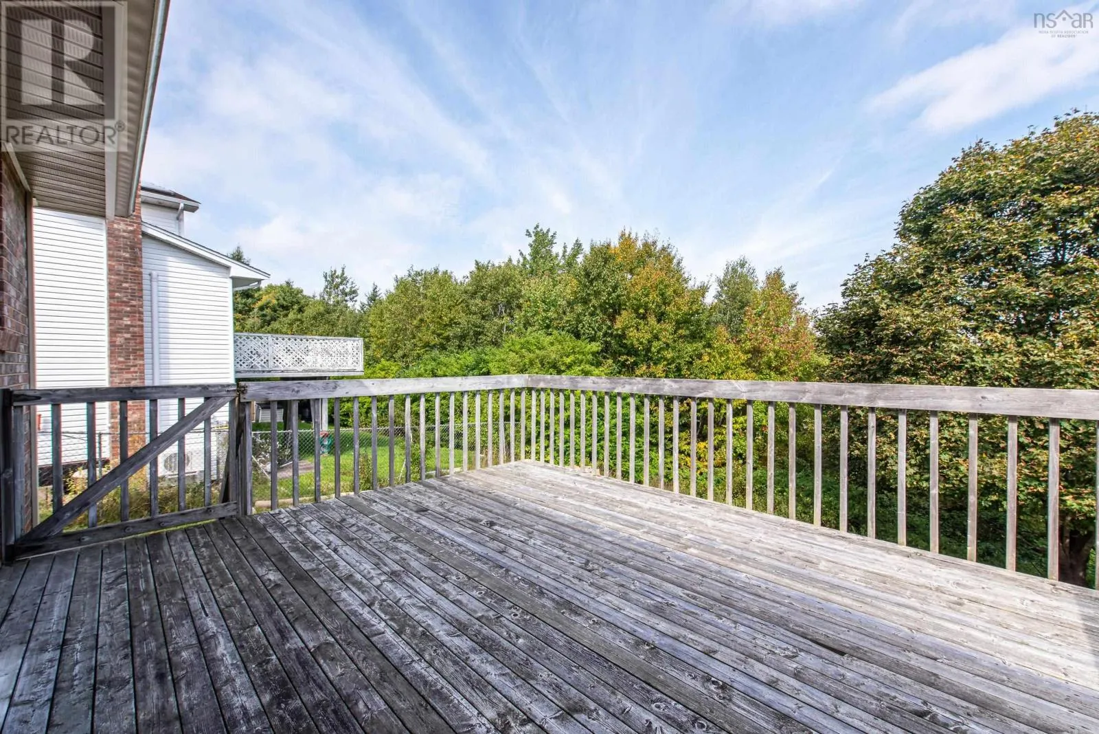 96 THORNHILL Drive