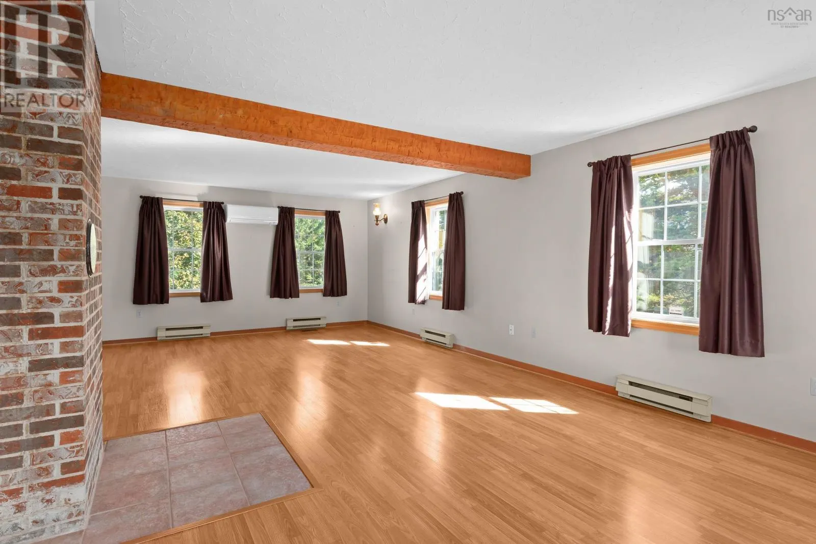 96 THORNHILL Drive