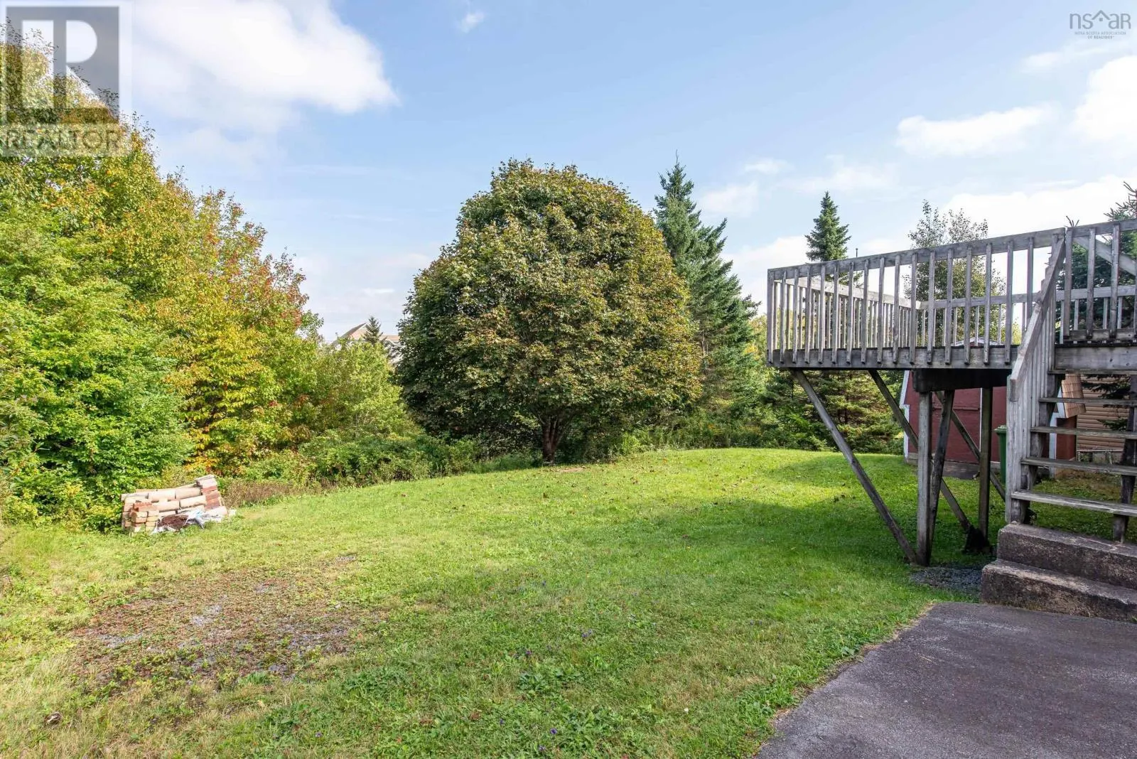 96 THORNHILL Drive