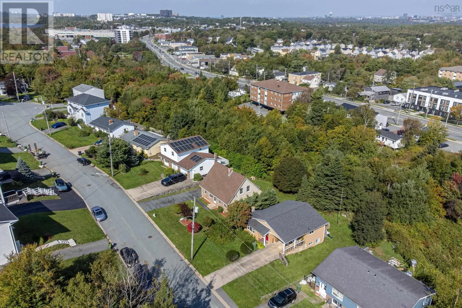96 THORNHILL Drive