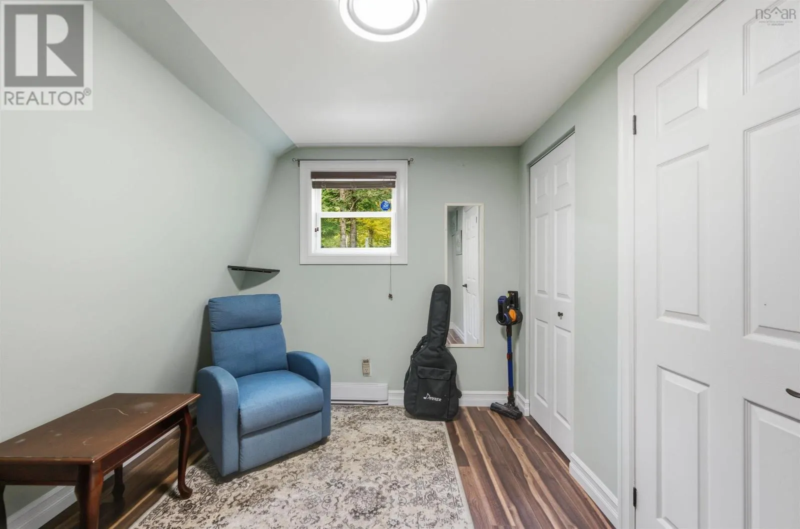 450 Lakeside Drive