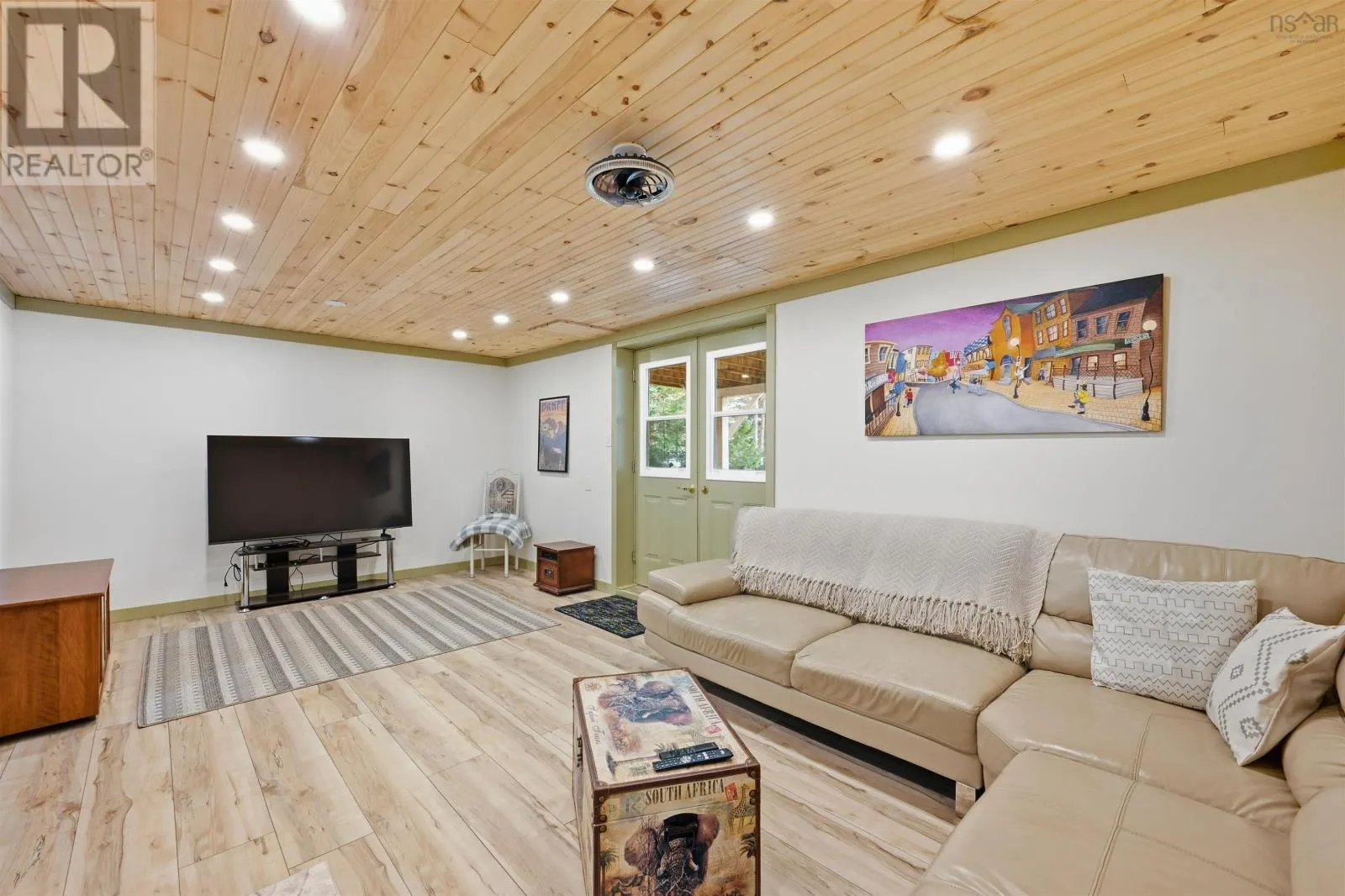 450 Lakeside Drive