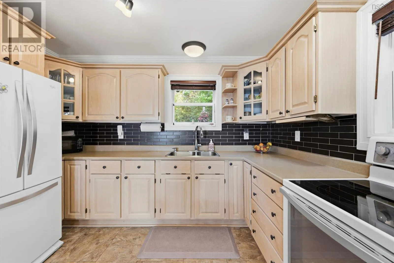 450 Lakeside Drive