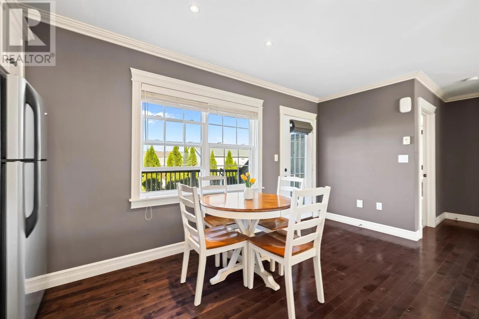 16 Edgeview Court