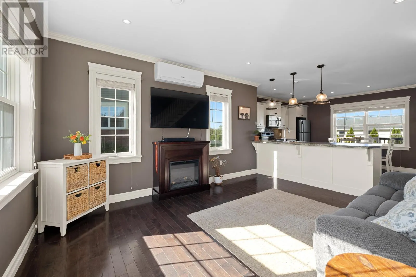 16 Edgeview Court