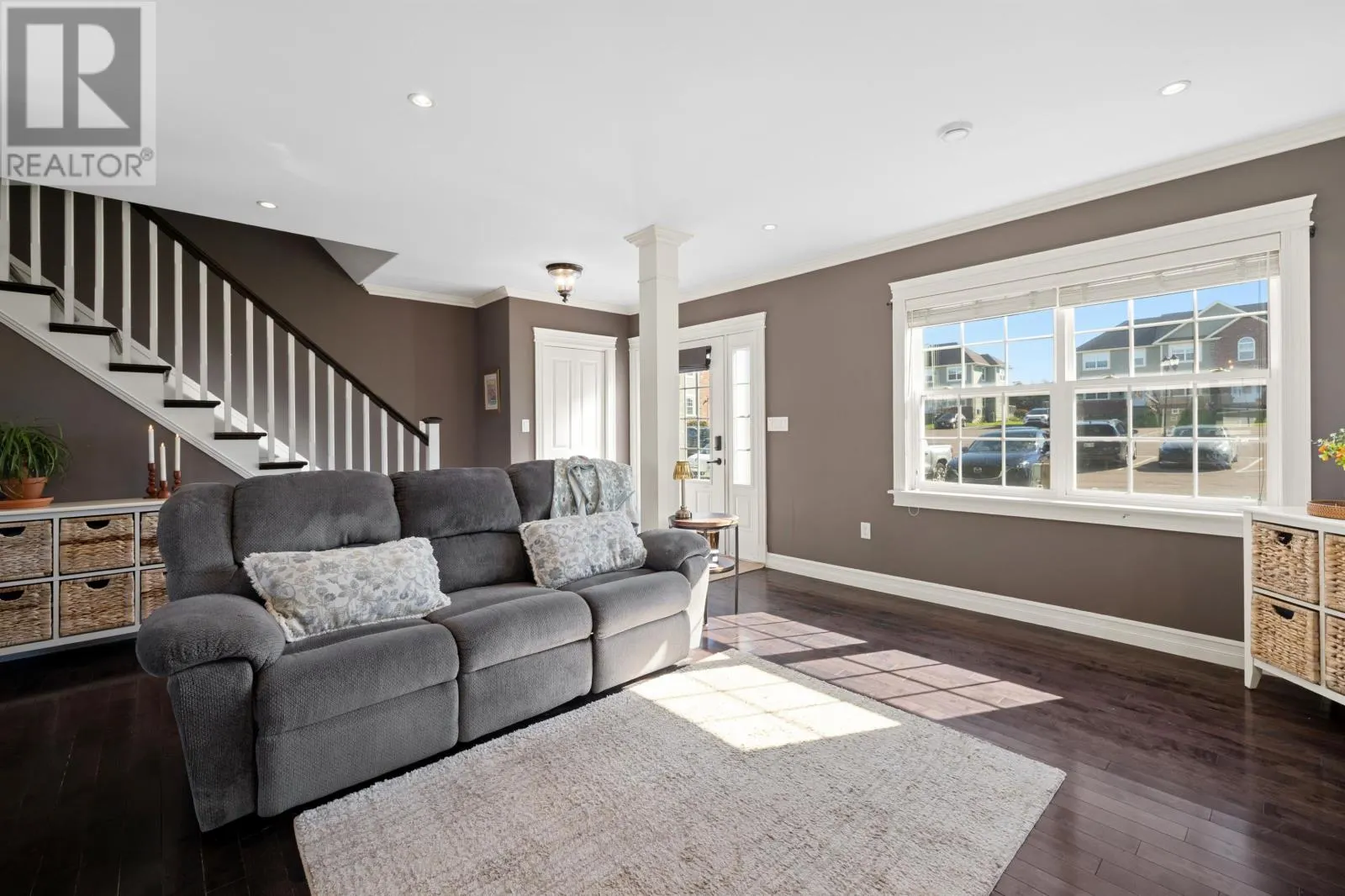 16 Edgeview Court
