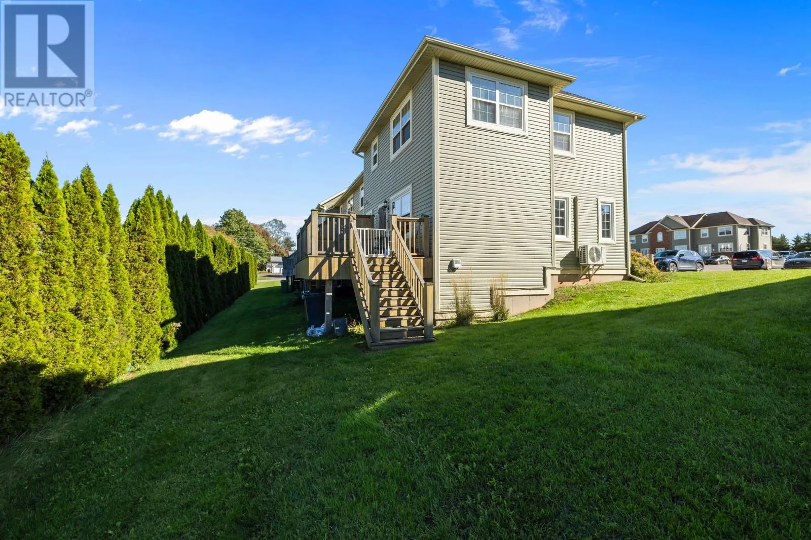 16 Edgeview Court