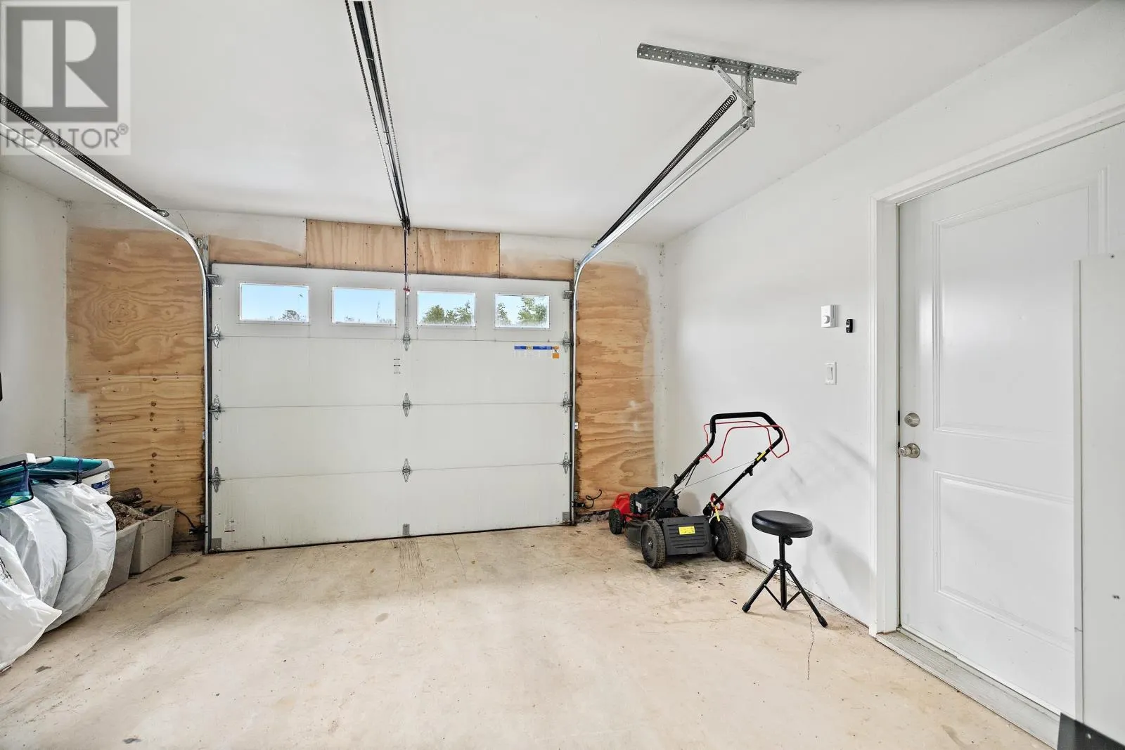 1 Balderston Court