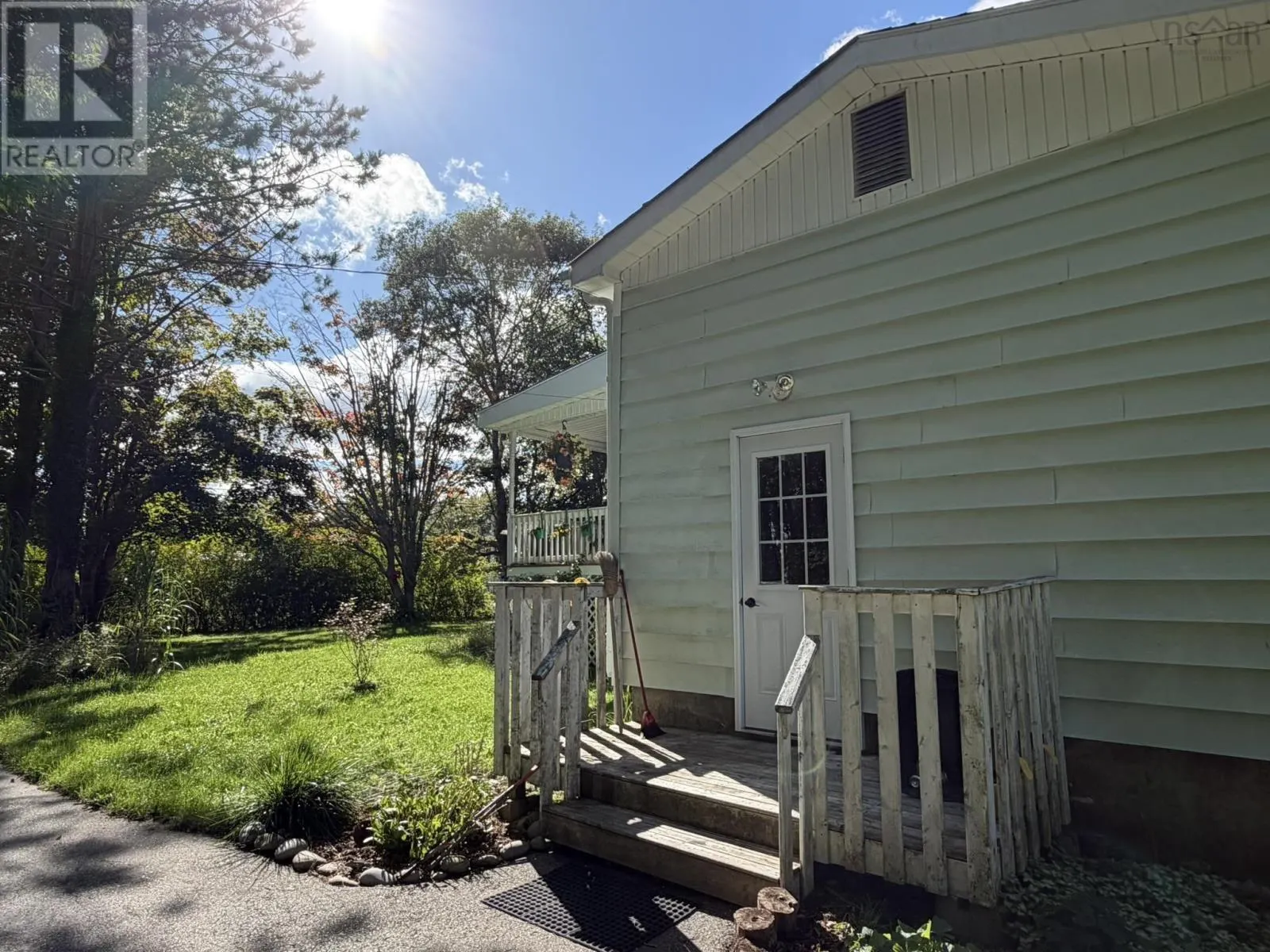 19 River Road
