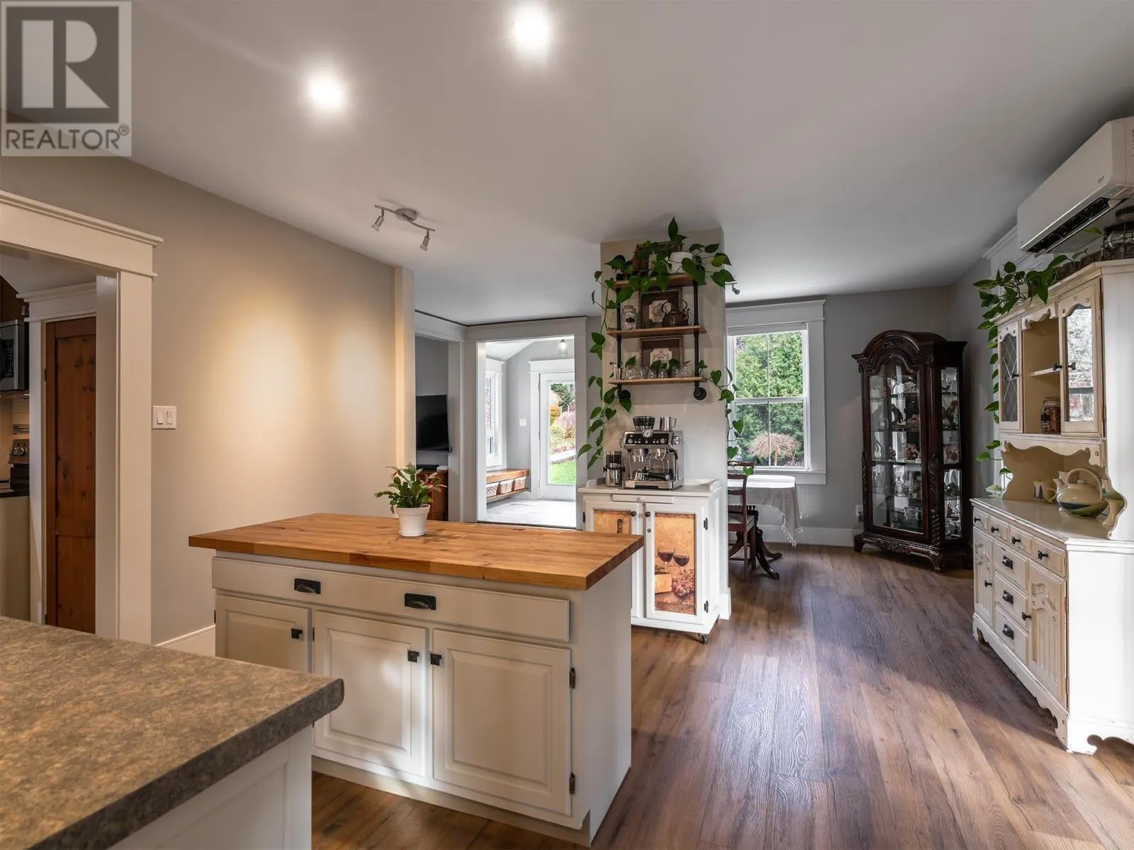 3693 Dixon Road