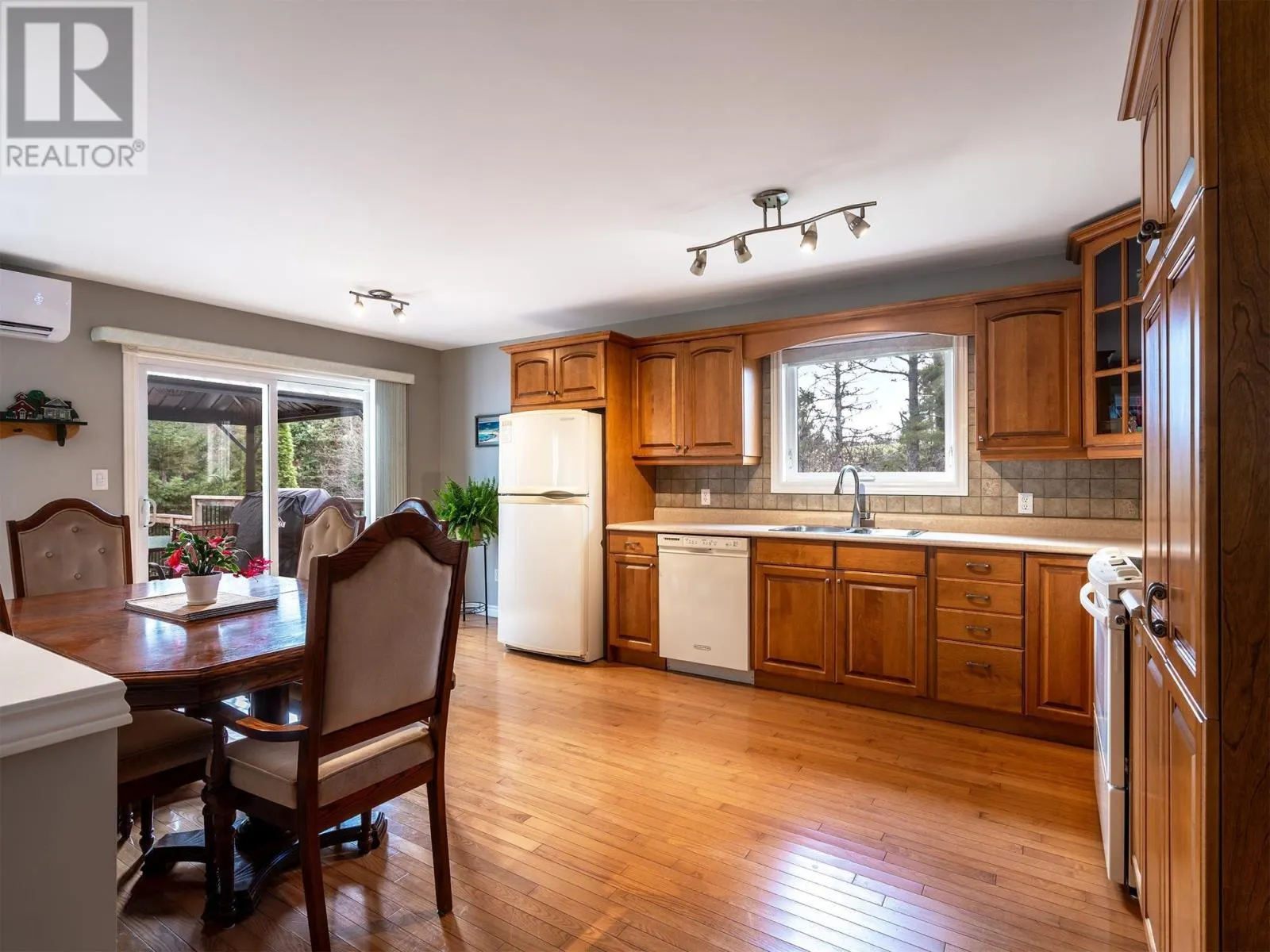 3693 Dixon Road