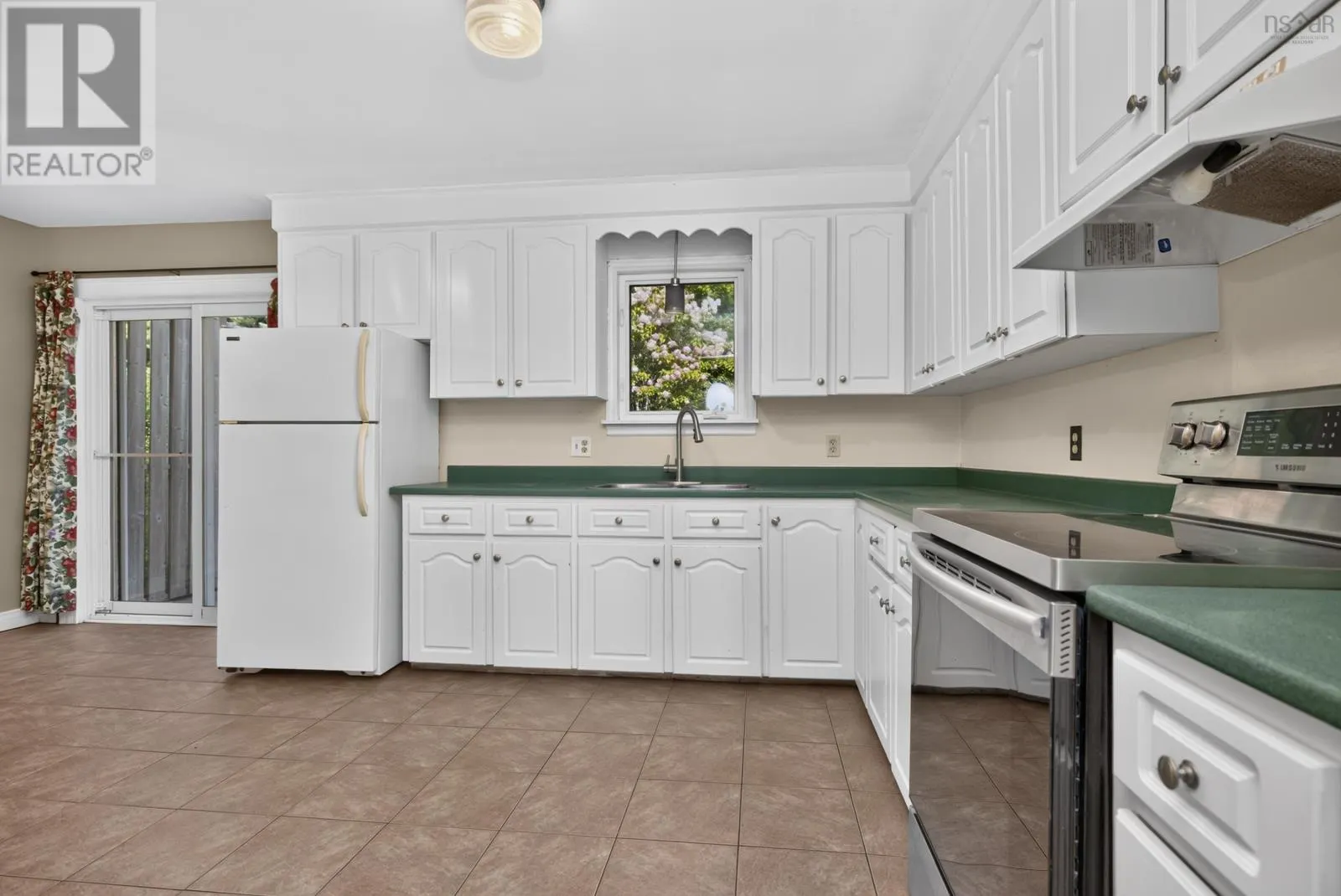 29 Roslyn Drive