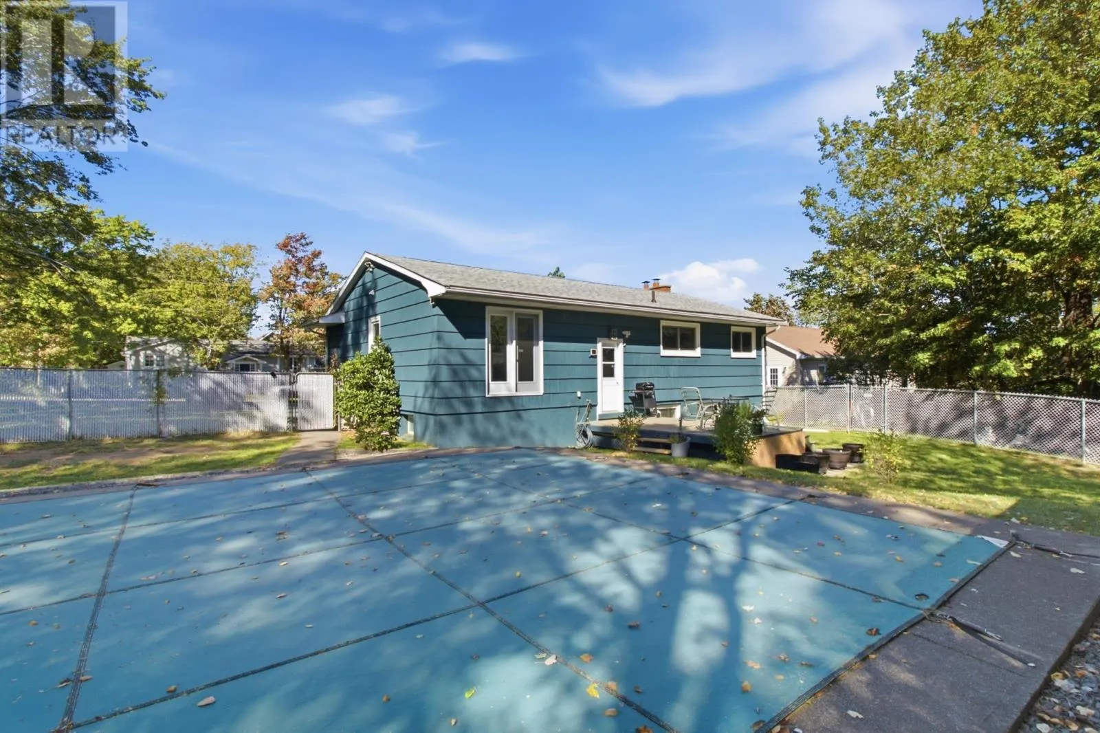 8 Edward Laurie Drive