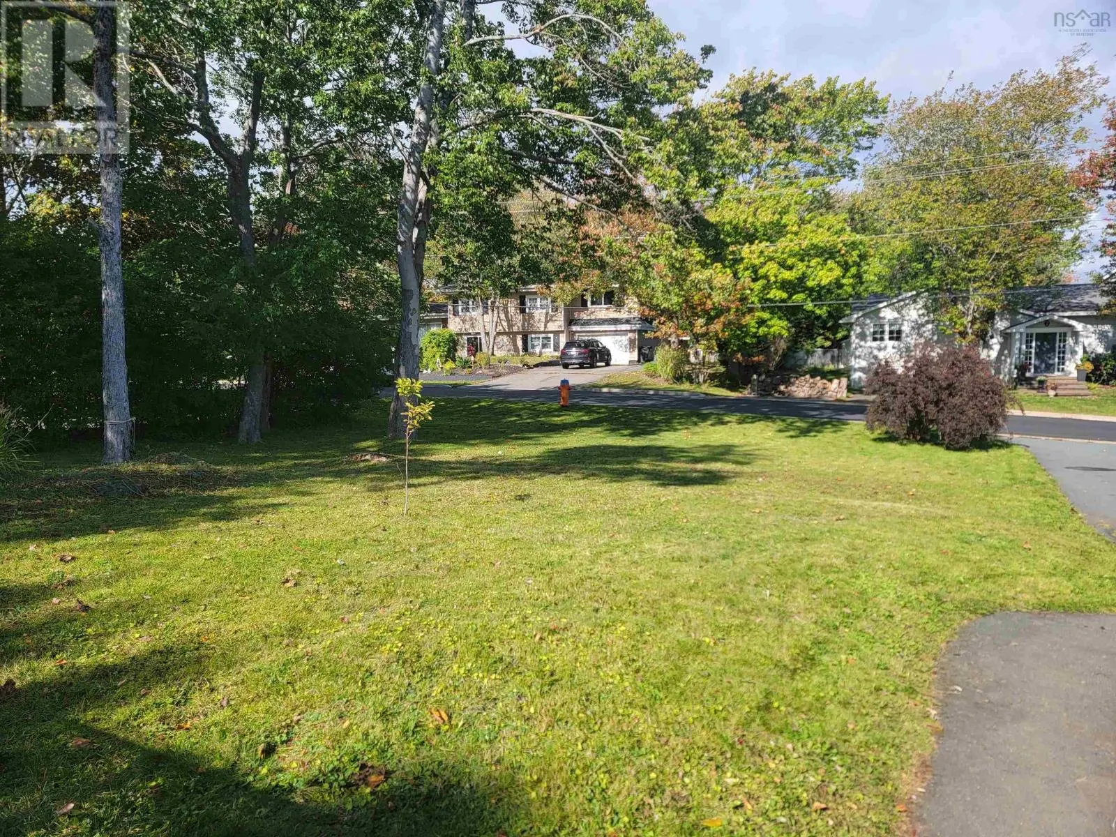 8 Edward Laurie Drive