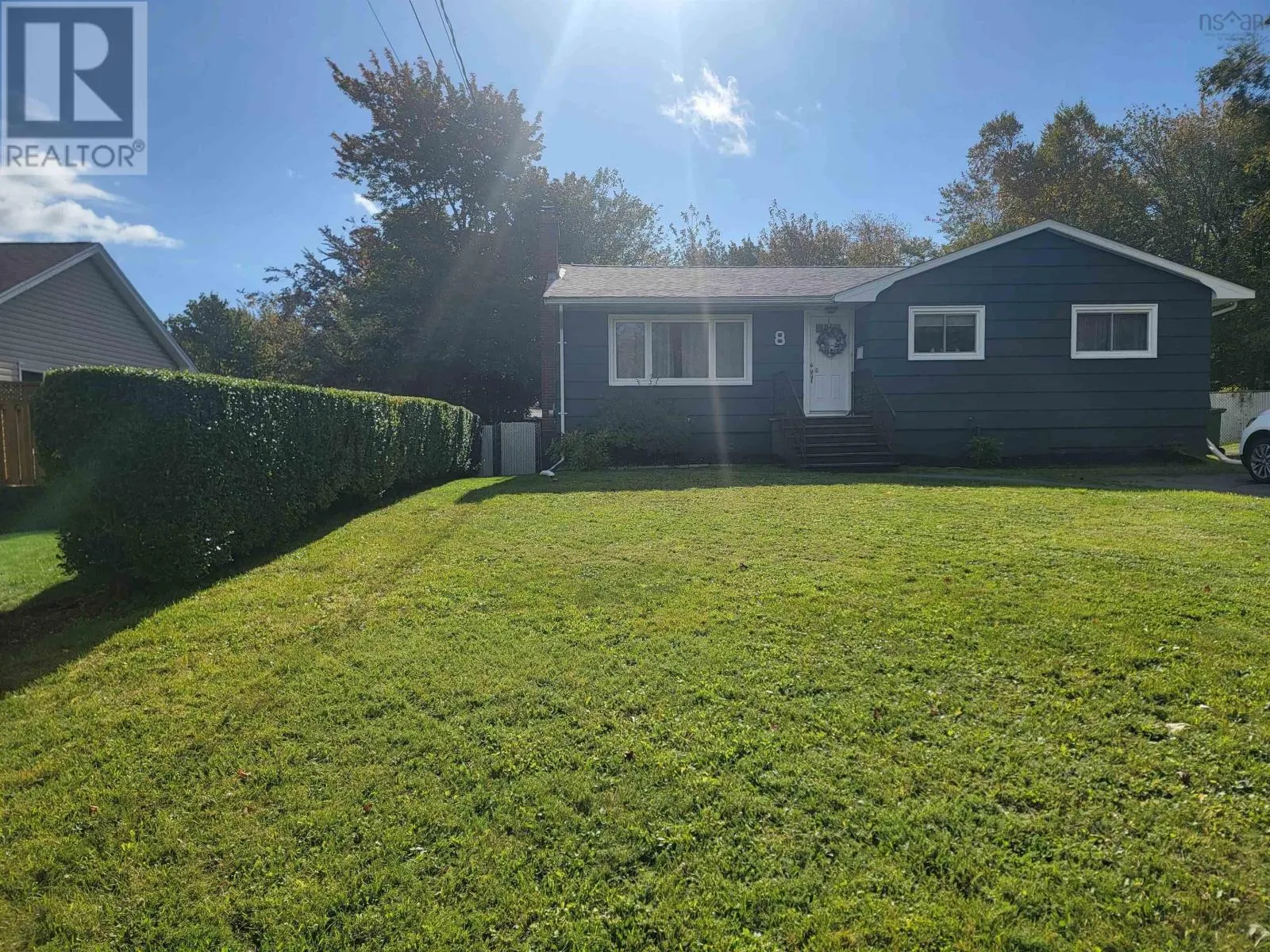 8 Edward Laurie Drive